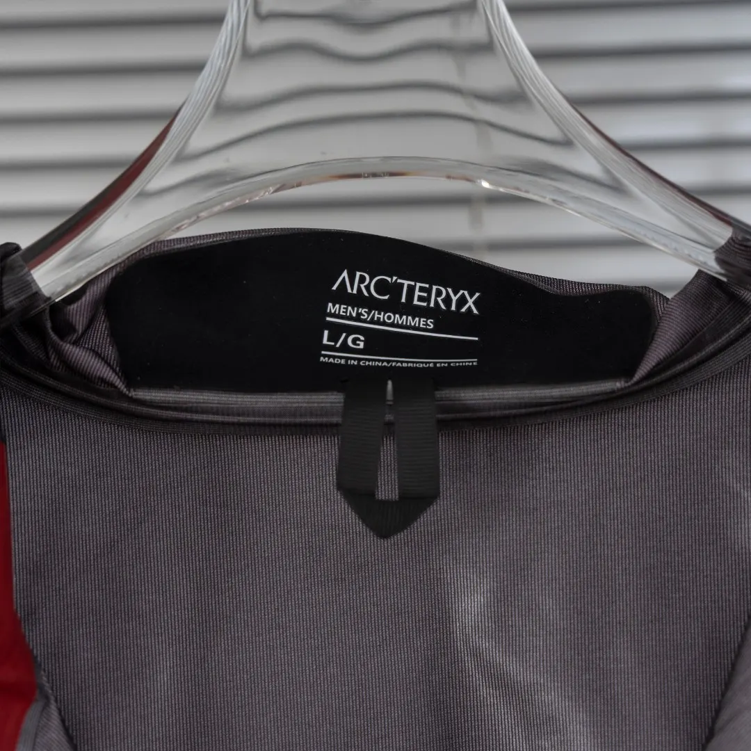 Beta LT GORE-TEX Hooded Shell Jacket D30024952 — view 12