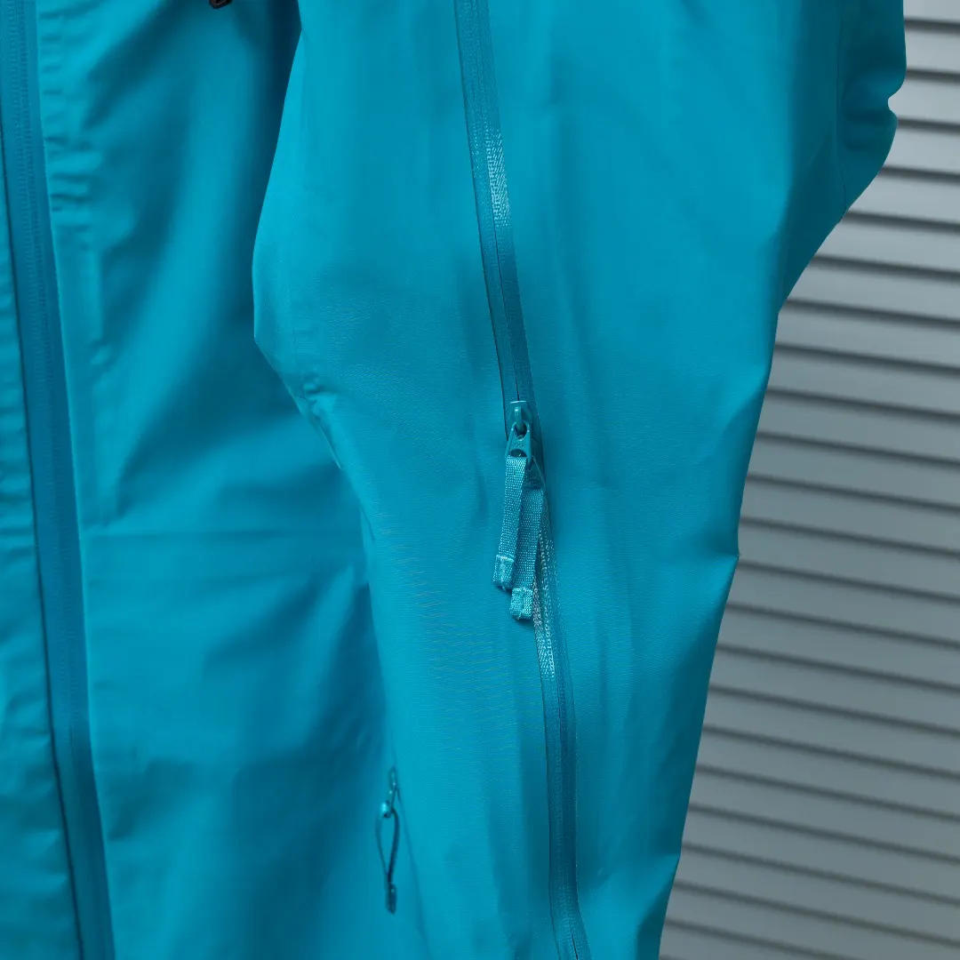 Beta LT GORE-TEX Hooded Shell Jacket D30024942 — view 10