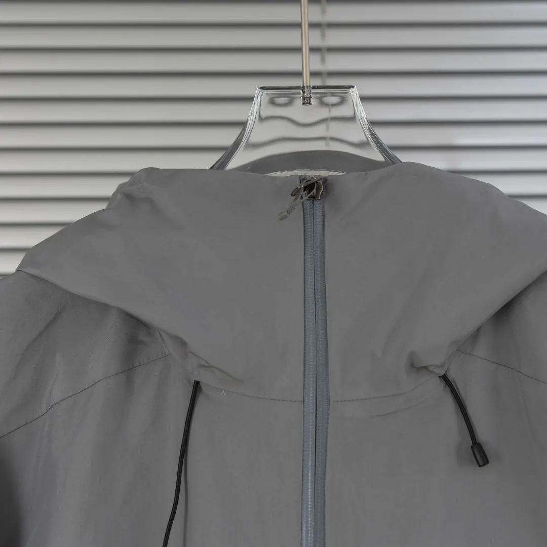 Beta LT GORE-TEX Hooded Shell Jacket D30024951 — view 4