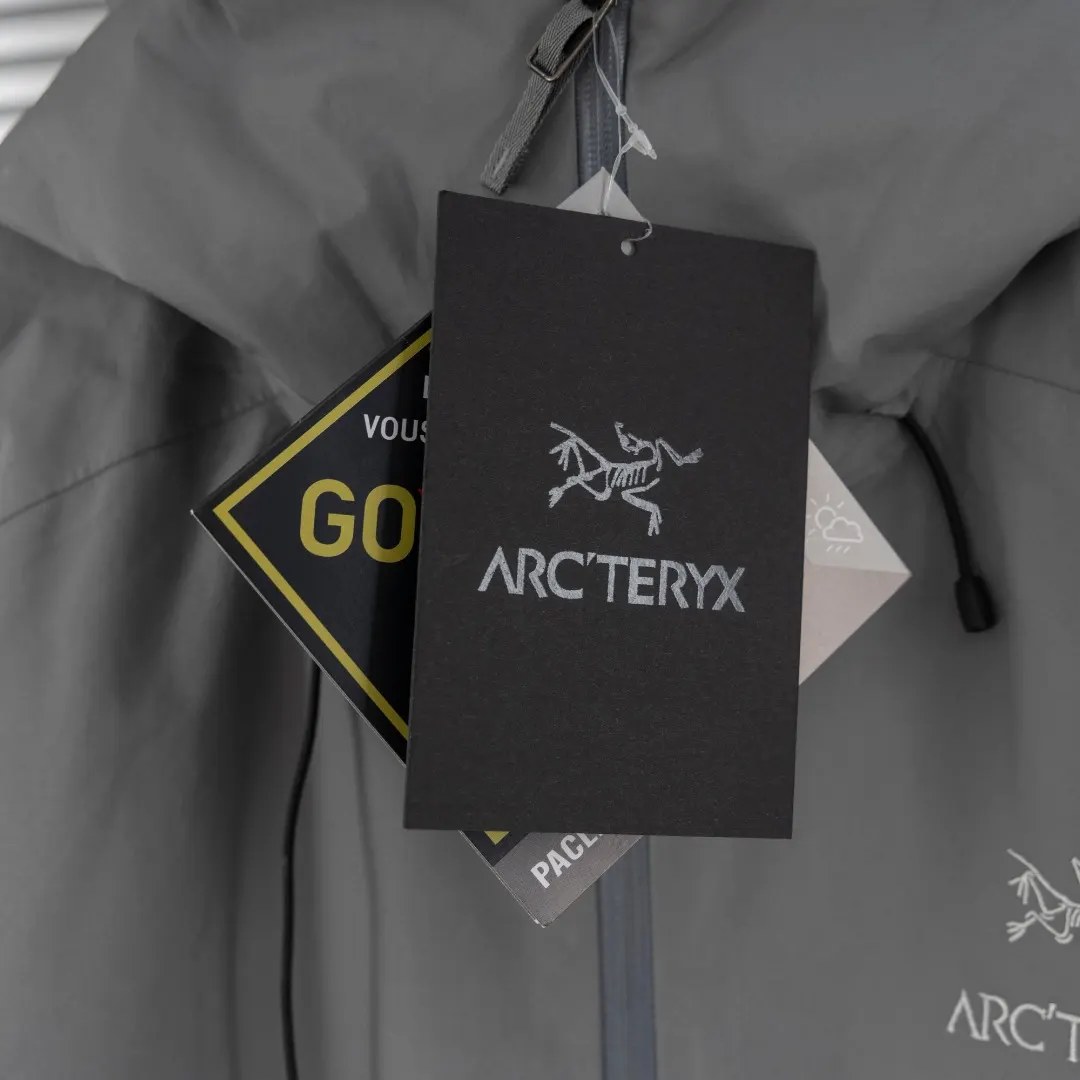 Beta LT GORE-TEX Hooded Shell Jacket D30024951 — view 11