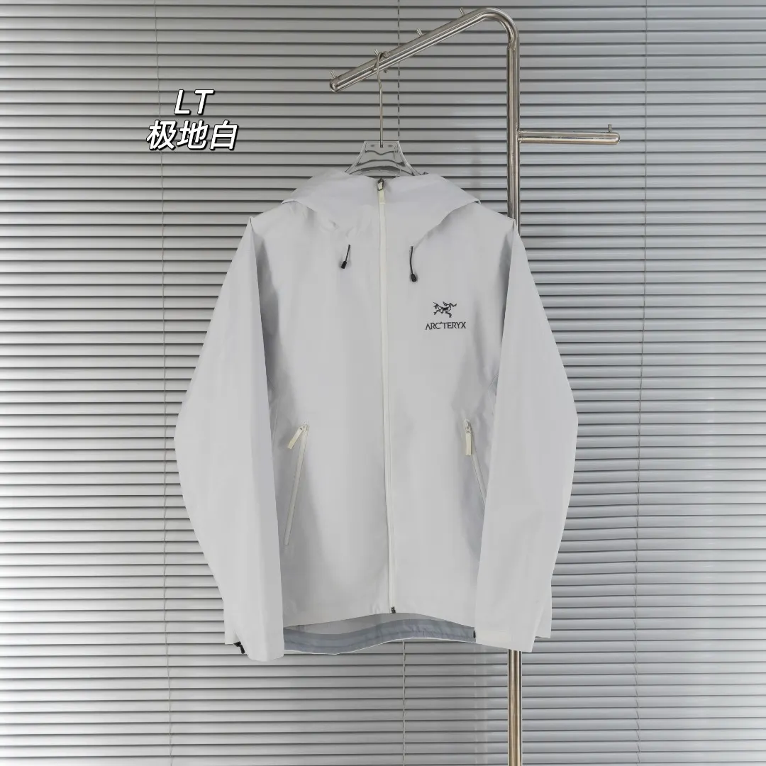 Beta LT GORE-TEX Hooded Shell Jacket D30024947