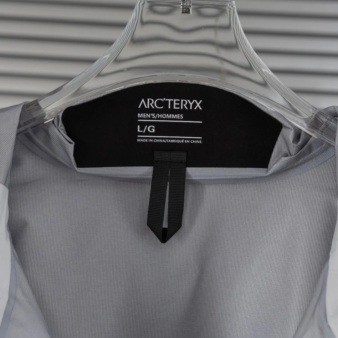 Beta LT GORE-TEX Hooded Shell Jacket D30024947 — view 12