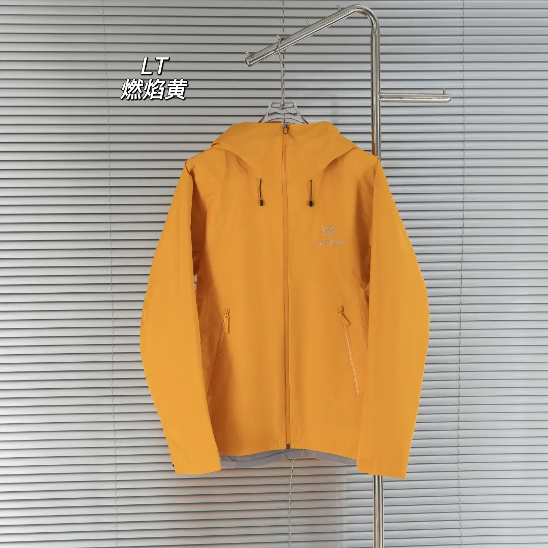 Beta LT GORE-TEX Hooded Shell Jacket D30024957
