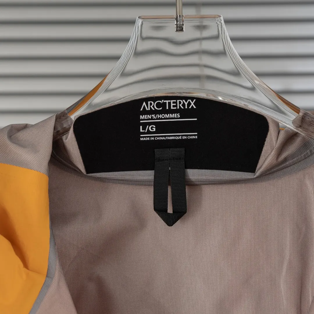 Beta LT GORE-TEX Hooded Shell Jacket D30024957 — view 12