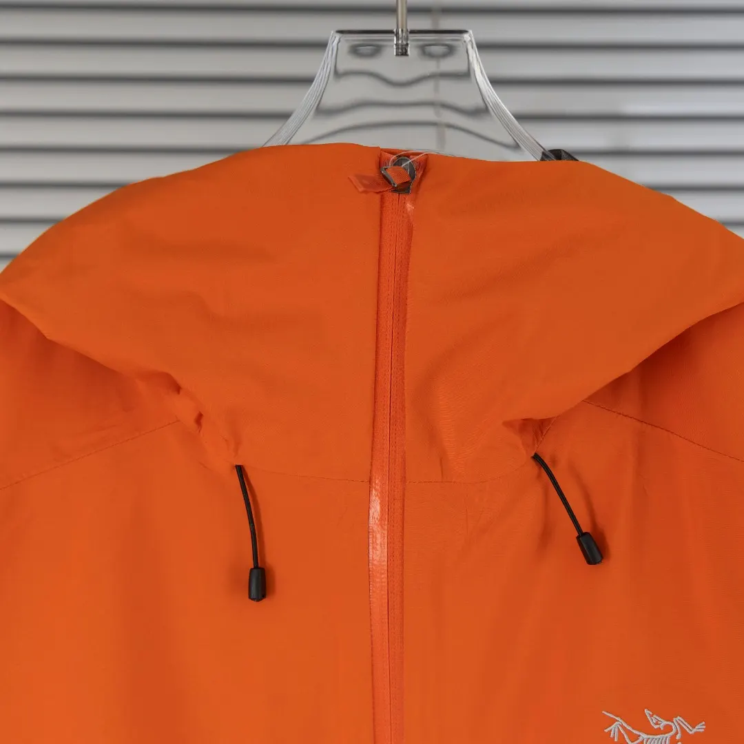 Arc'teryx Beta LT GORE-TEX Hooded Jacket D30024954 — view 4