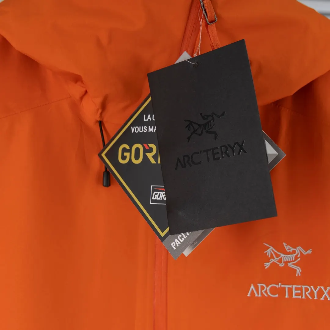 Arc'teryx Beta LT GORE-TEX Hooded Jacket D30024954 — view 11