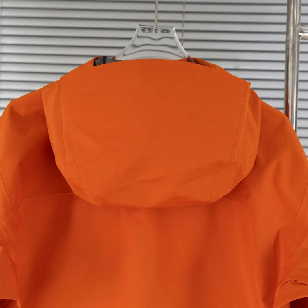 Arc'teryx Beta LT GORE-TEX Hooded Jacket D30024954 — view 13