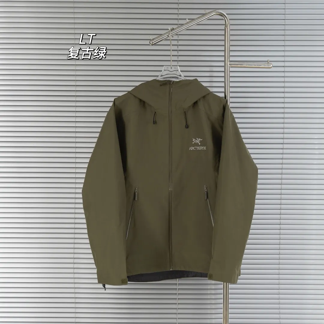 Beta LT GORE-TEX Hooded Jacket D30024949