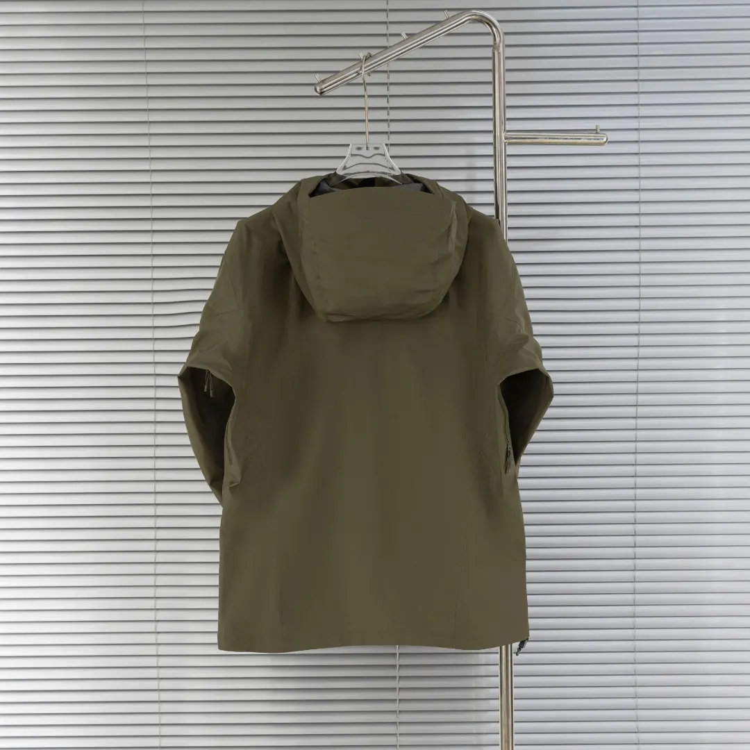 Beta LT GORE-TEX Hooded Jacket D30024949 — view 2