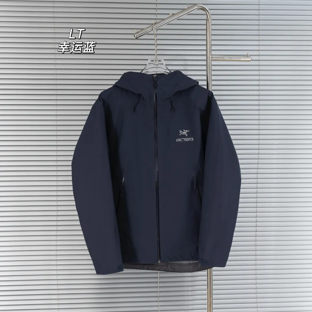 Beta LT GORE-TEX Hooded Jacket D30024946