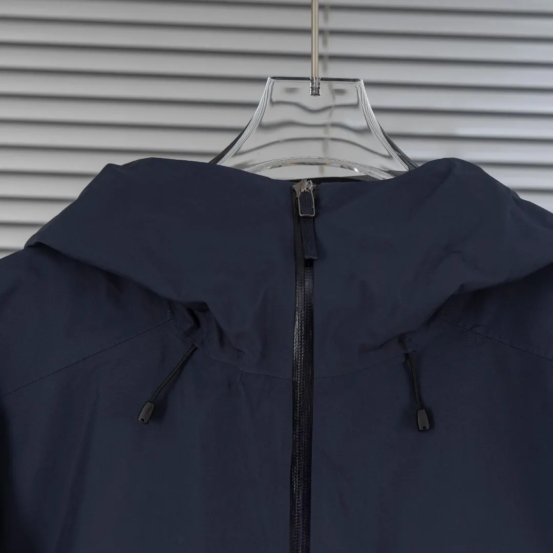 Beta LT GORE-TEX Hooded Jacket D30024946 — view 4