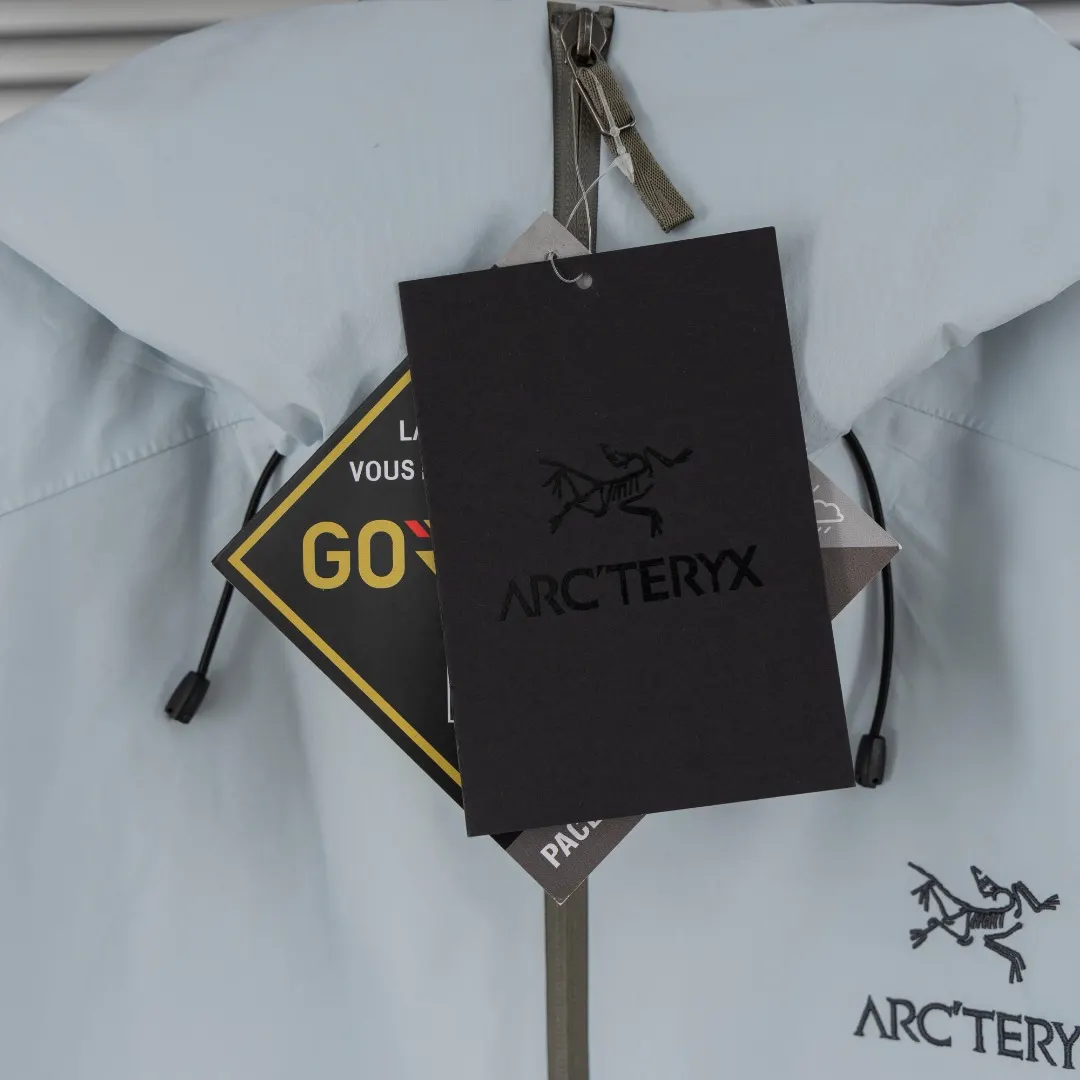 Beta LT GORE-TEX Hooded Jacket D30024945 — view 11