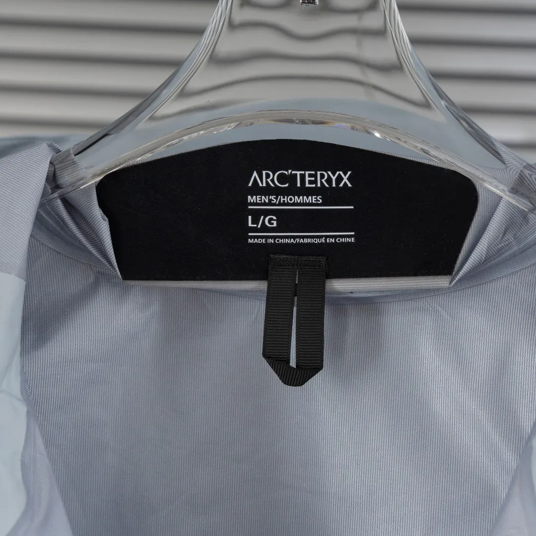 Beta LT GORE-TEX Hooded Jacket D30024945 — view 12