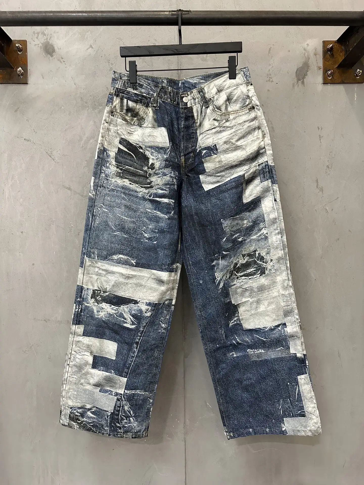 Trompe L'oeil Print Straight-Leg Jeans D31023525