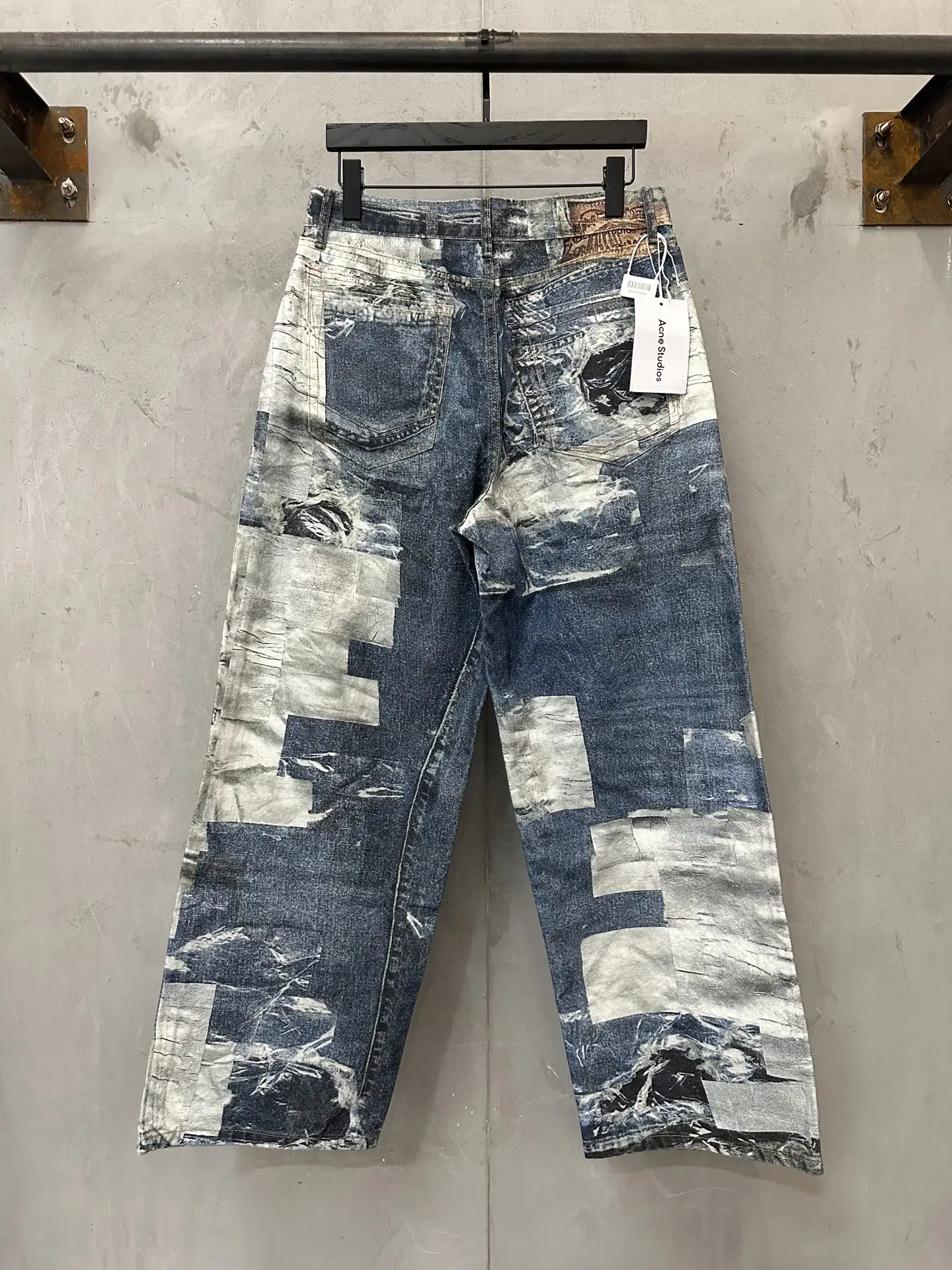 Trompe L'oeil Print Straight-Leg Jeans D31023525 — view 2
