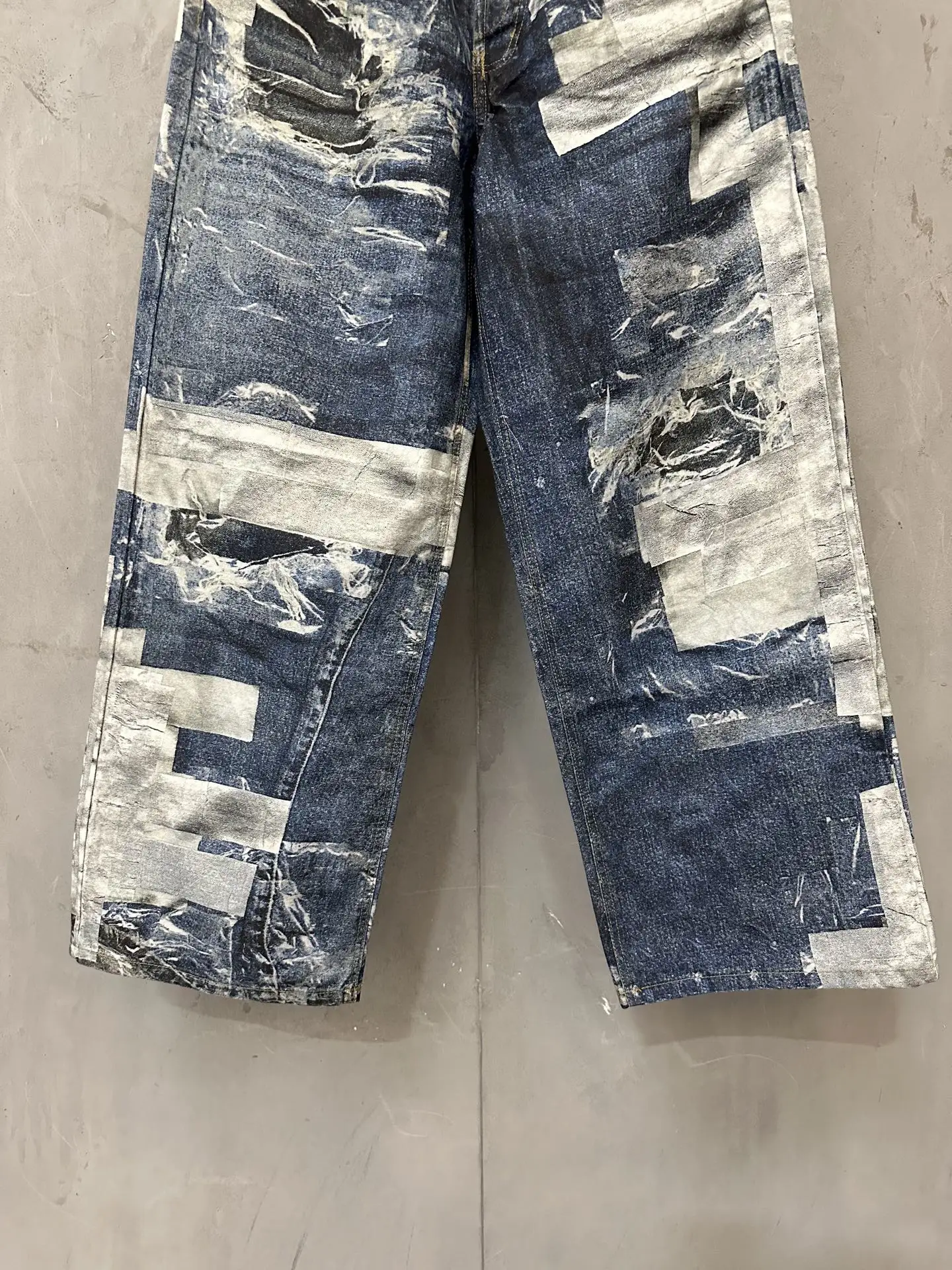 Trompe L'oeil Print Straight-Leg Jeans D31023525 — view 4