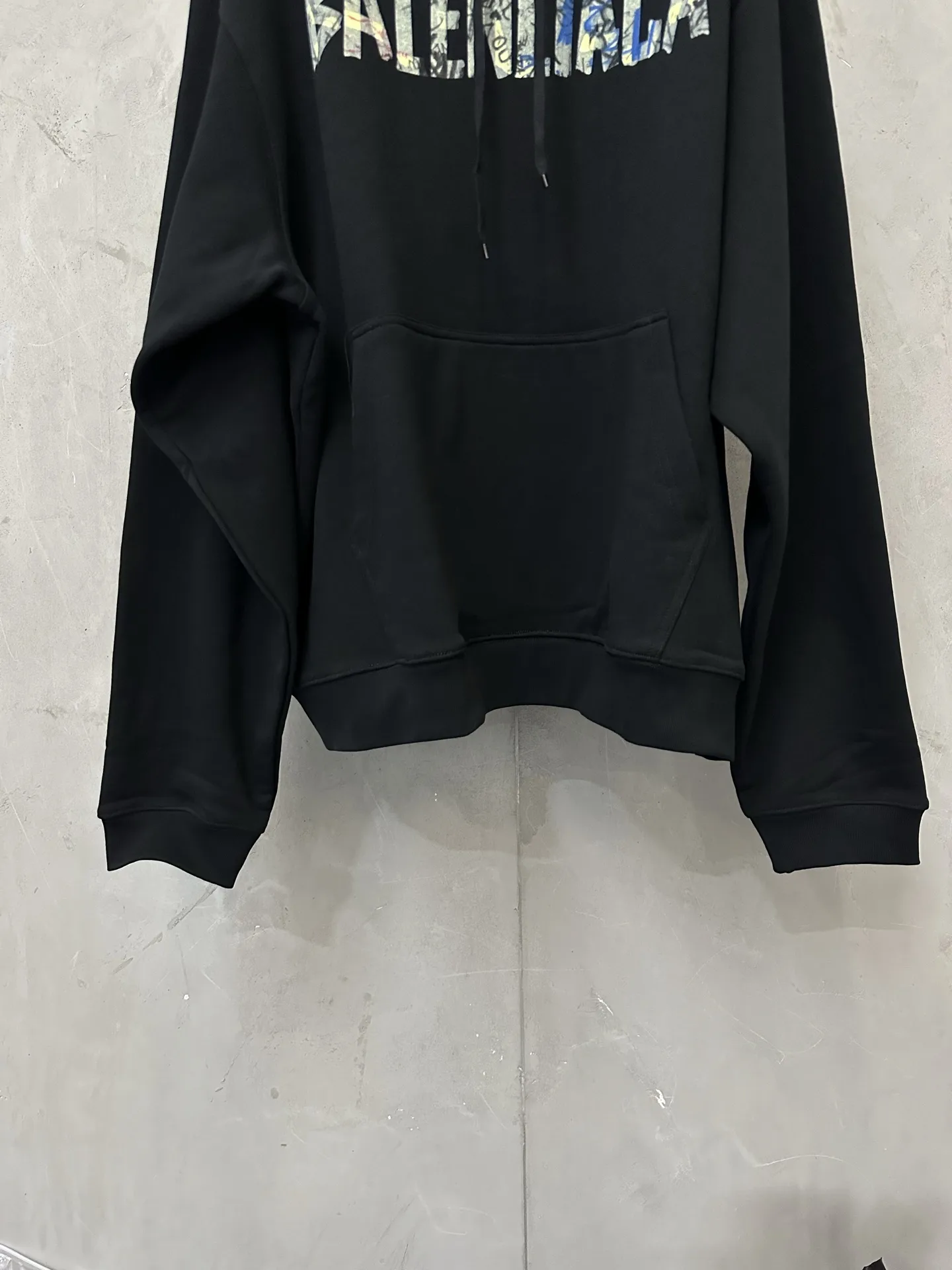 Graffiti Tape Logo Oversized Hoodie D31021822 — view 4