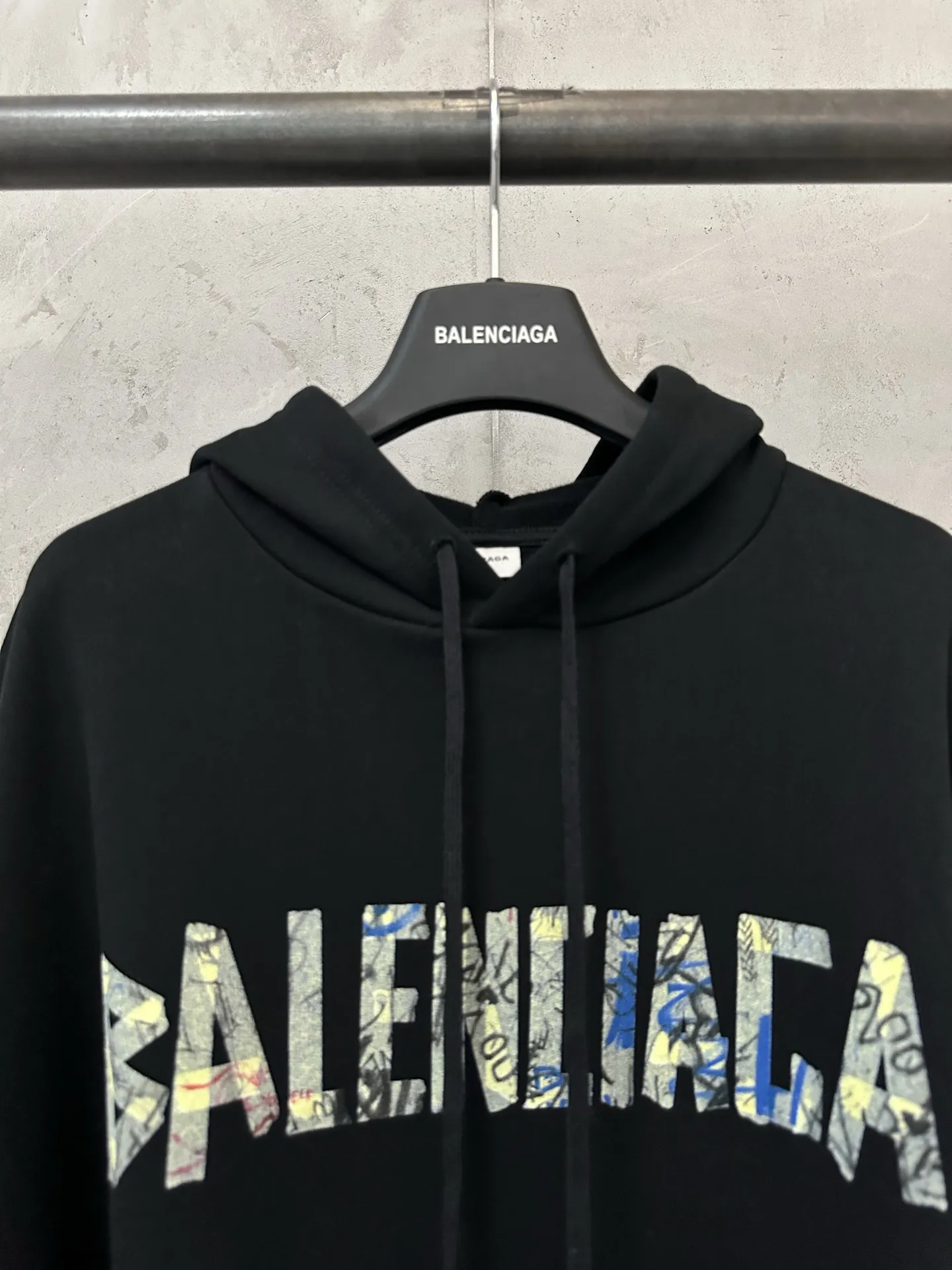Graffiti Tape Logo Oversized Hoodie D31021822 — view 5
