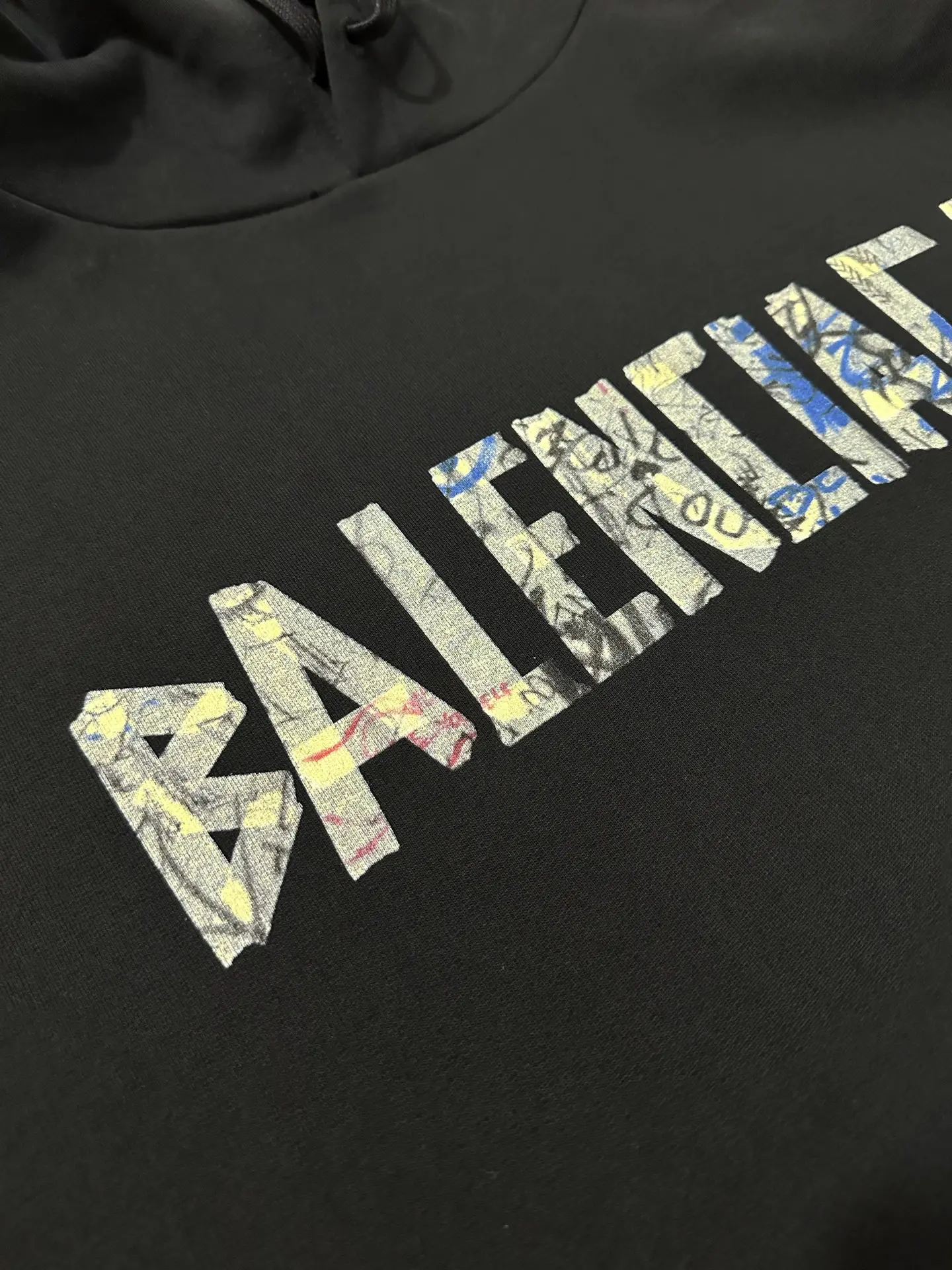 Graffiti Tape Logo Oversized Hoodie D31021822 — view 8