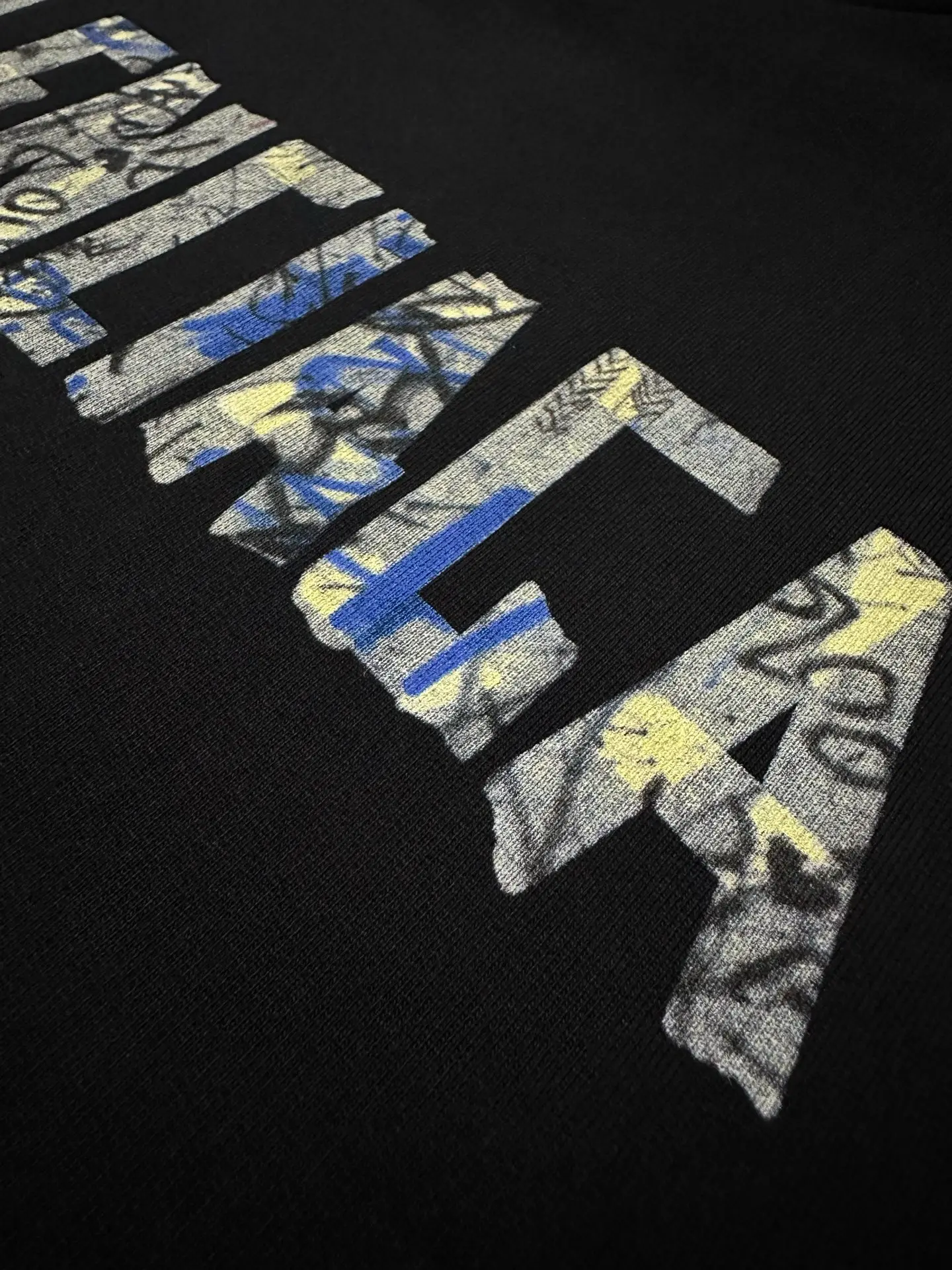 Graffiti Tape Logo Oversized Hoodie D31021822 — view 10