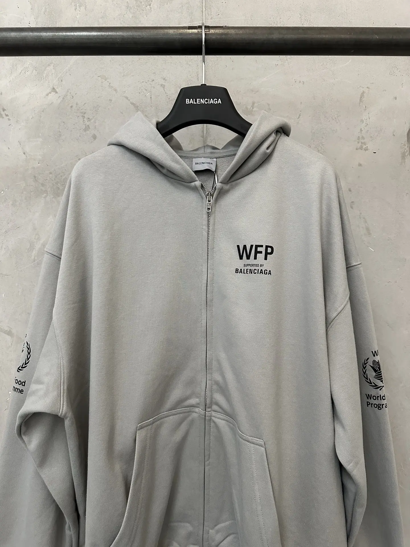 WFP Logo-Print Zip-Up Hoodie D31021824 — view 3