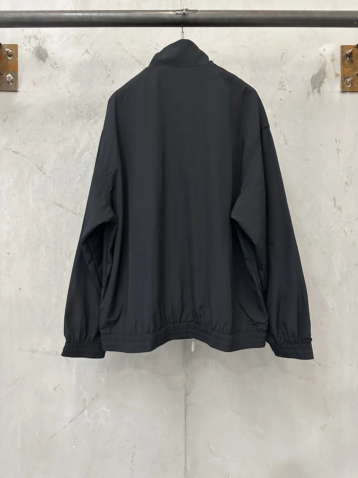 Logo-Embroidered Stand-Collar Windbreaker Jacket D31025012 — view 2