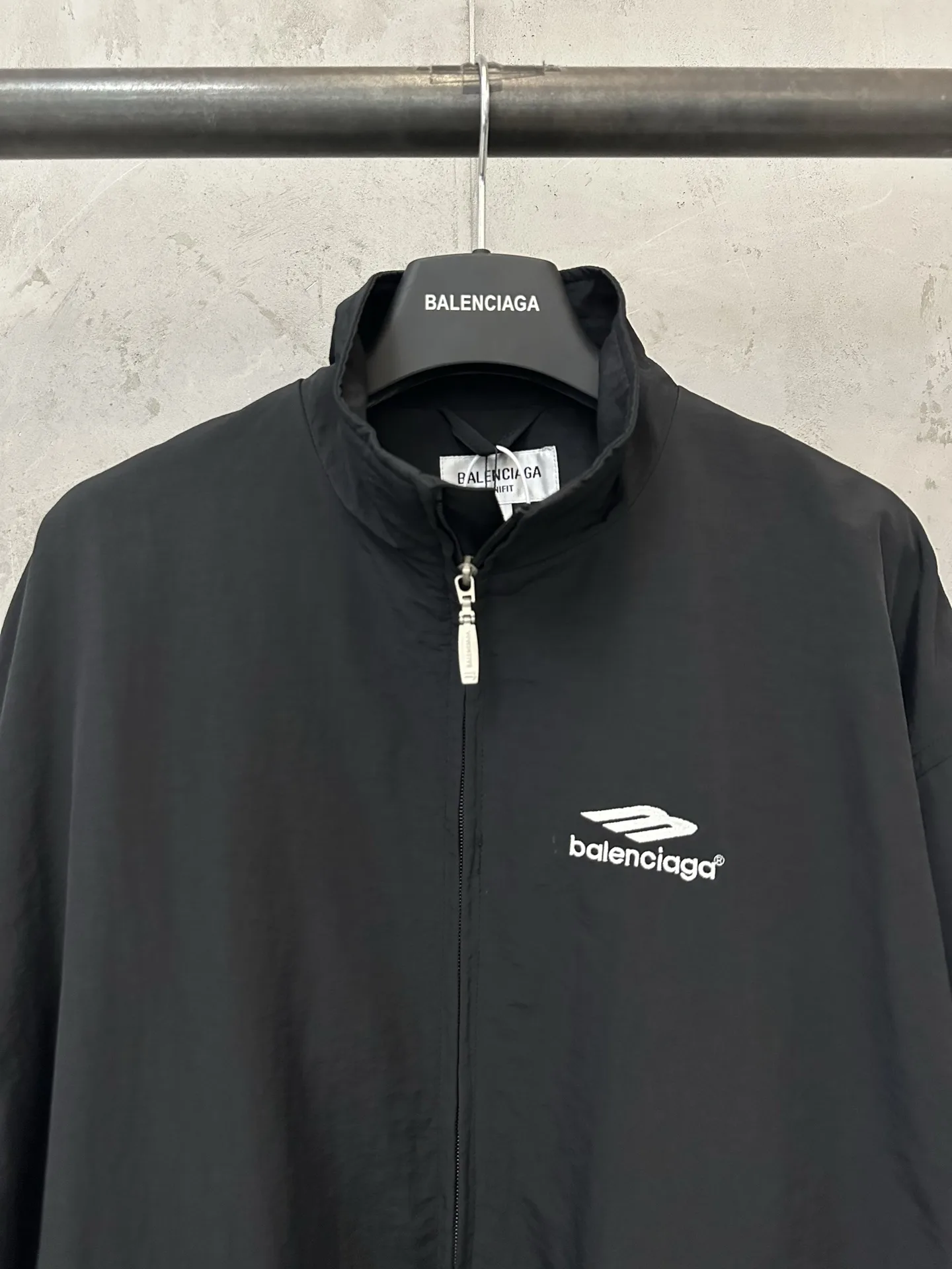 Logo-Embroidered Stand-Collar Windbreaker Jacket D31025012 — view 5