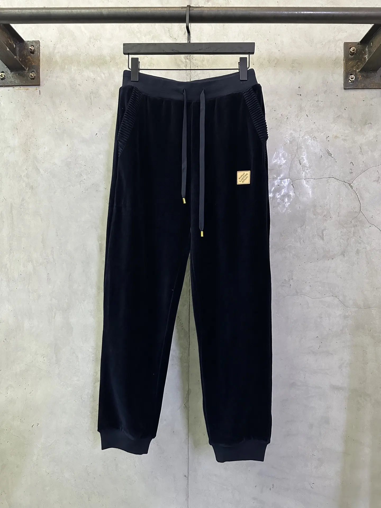 Logo-Patch Cotton-Velvet Sweatpants D31012896
