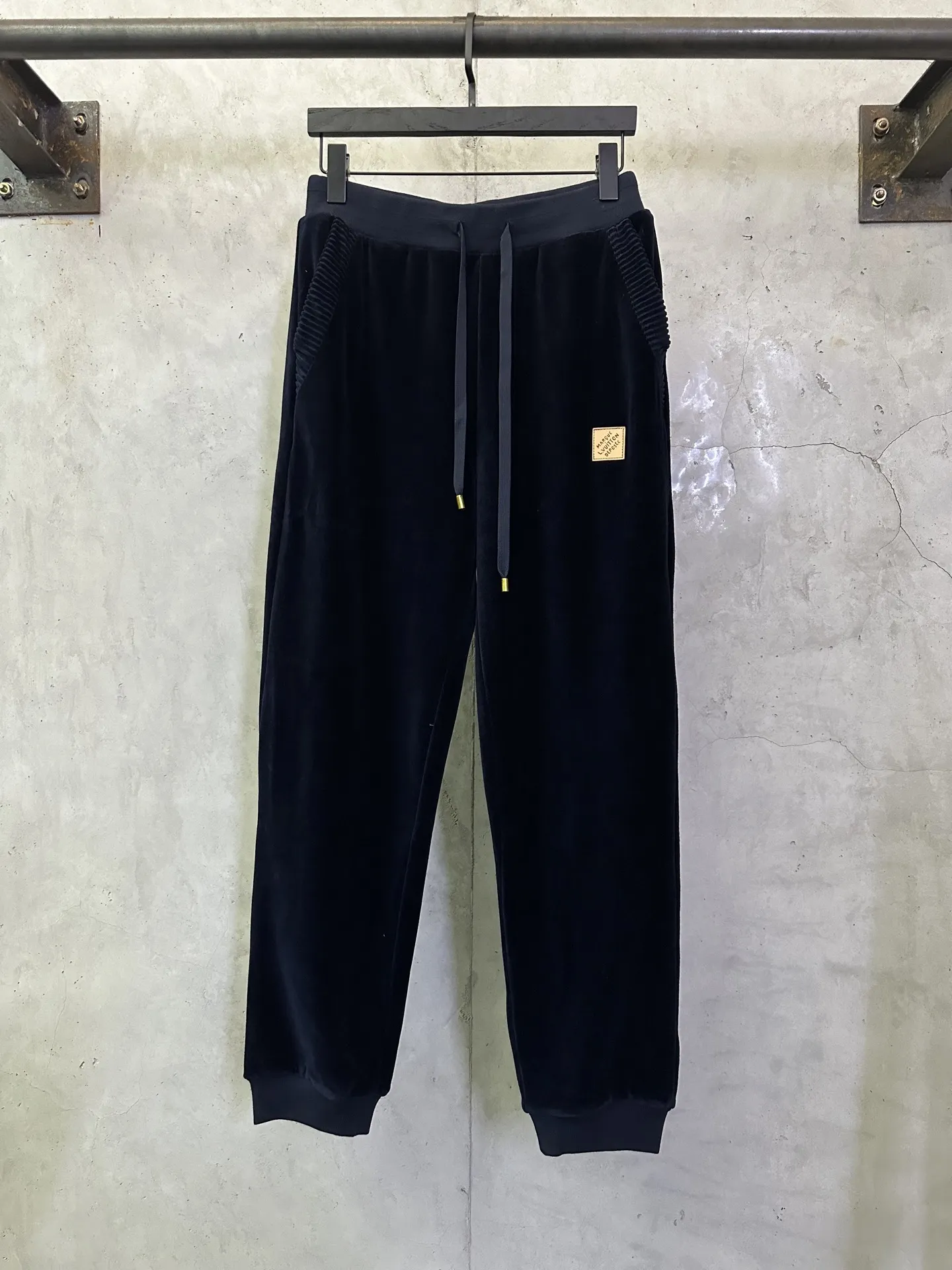 Logo-Patch Cotton-Velvet Sweatpants D31012896