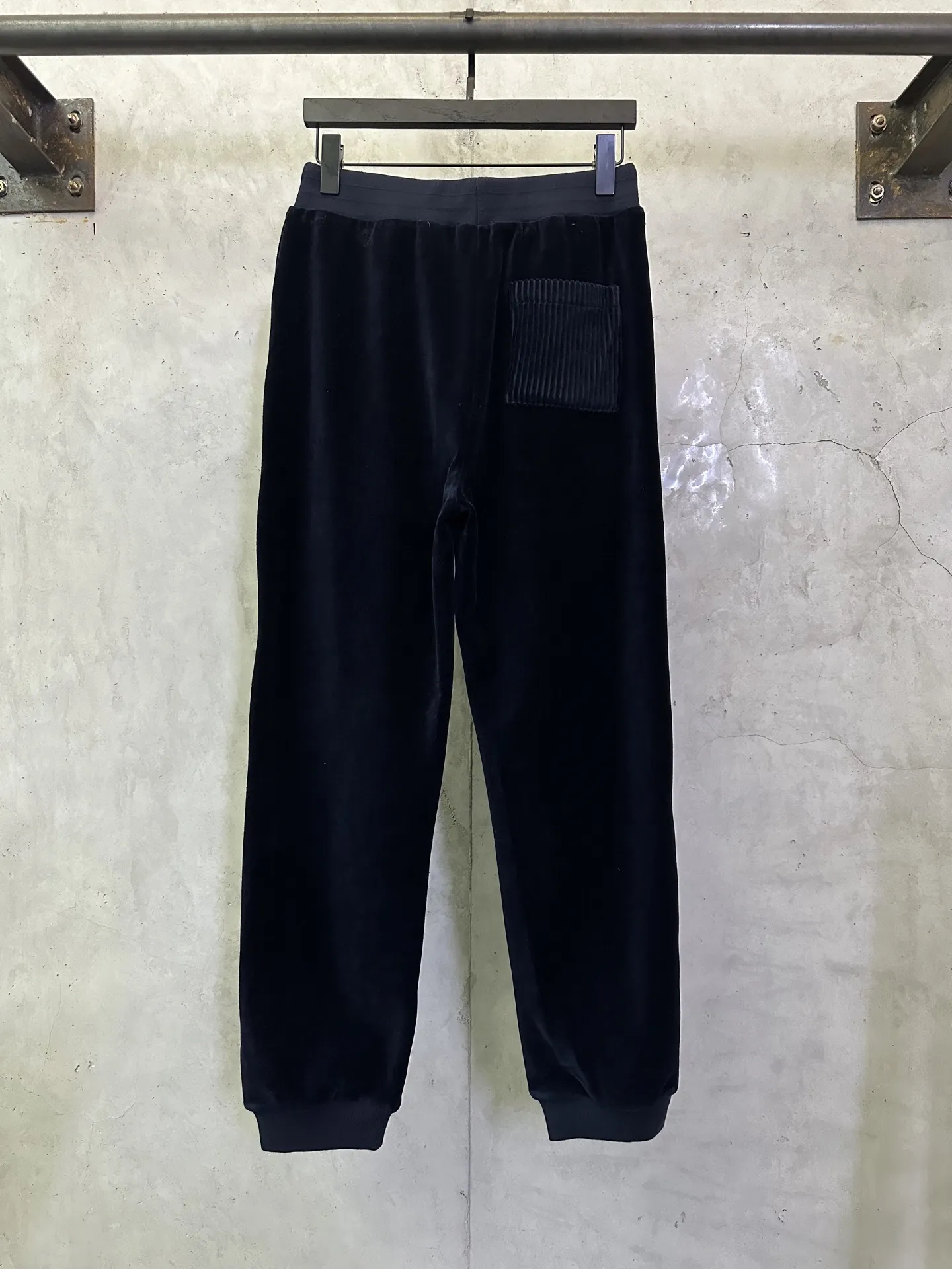 Logo-Patch Cotton-Velvet Sweatpants D31012896 — view 2