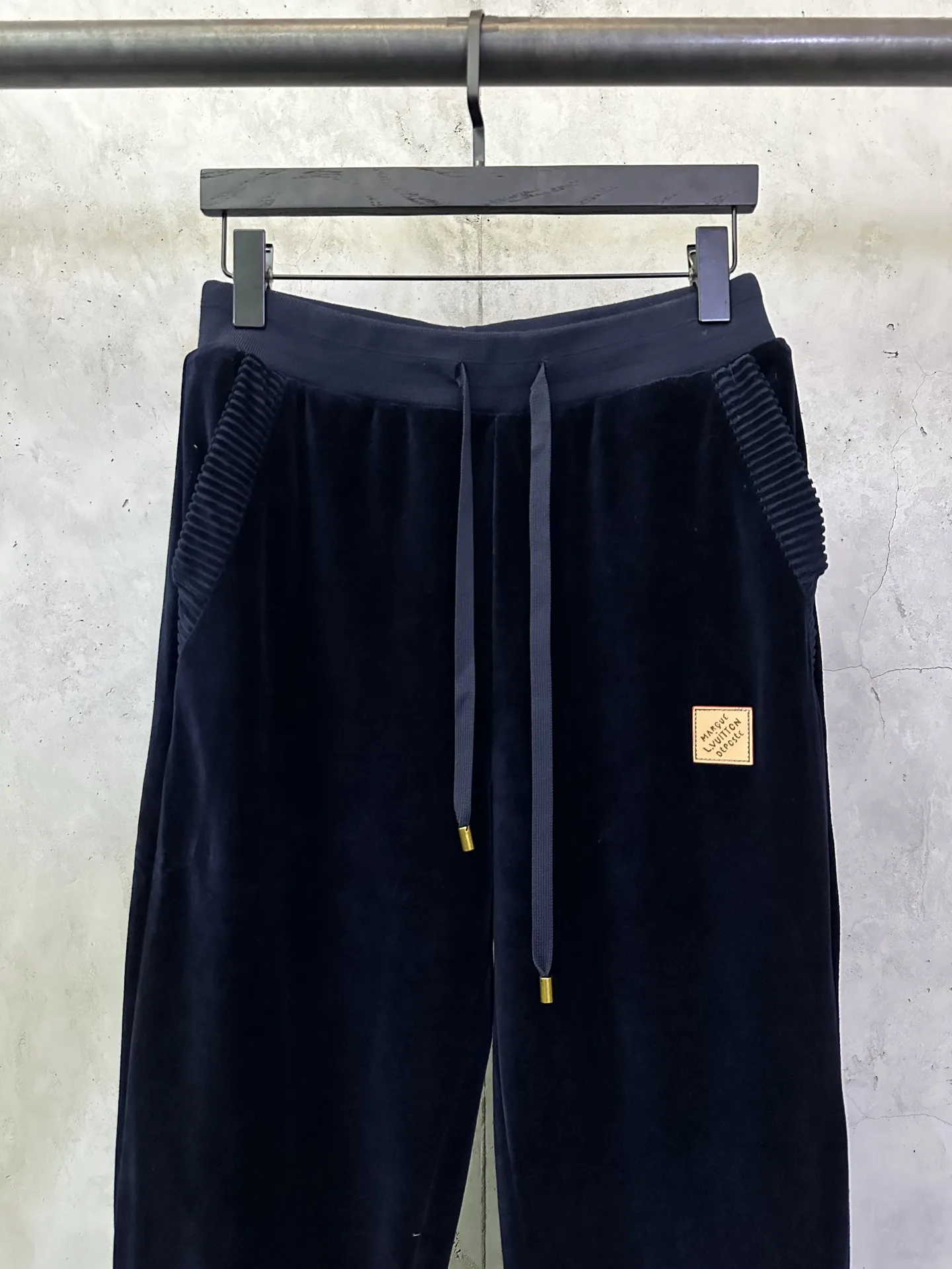 Logo-Patch Cotton-Velvet Sweatpants D31012896 — view 3
