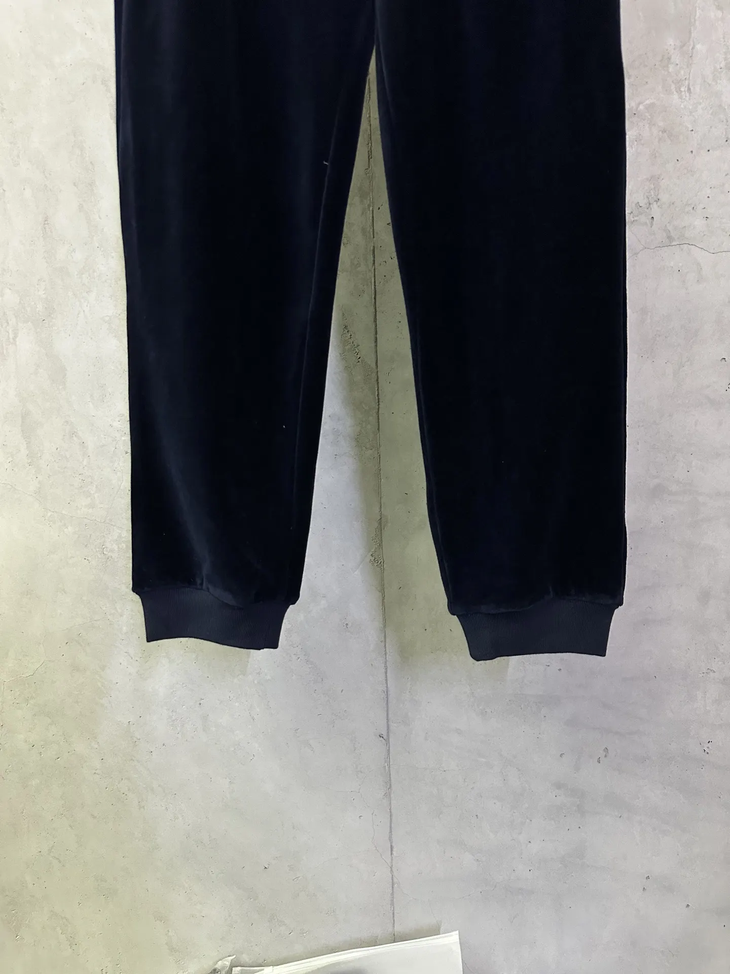 Logo-Patch Cotton-Velvet Sweatpants D31012896 — view 4