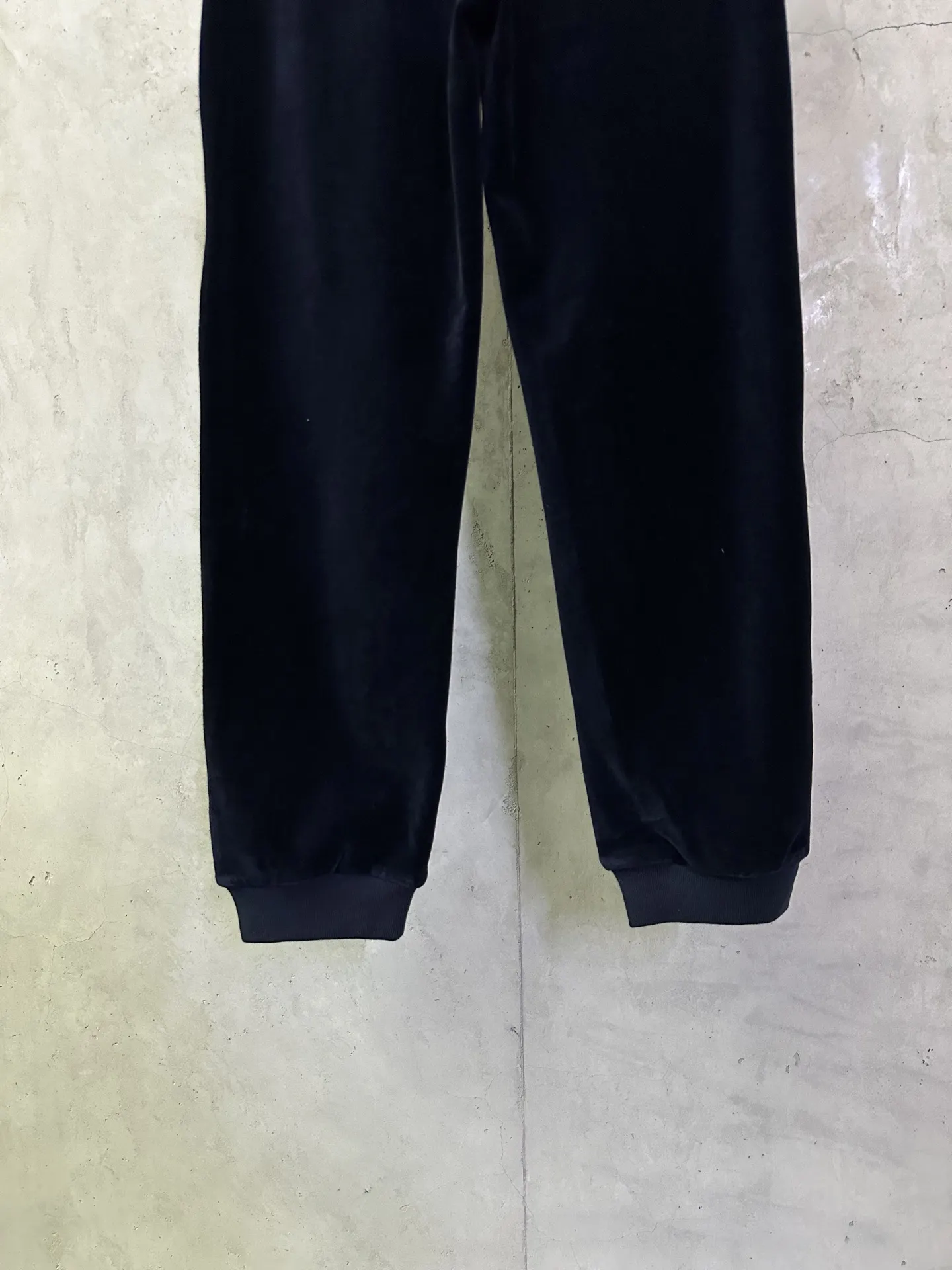 Logo-Patch Cotton-Velvet Sweatpants D31012896 — view 6