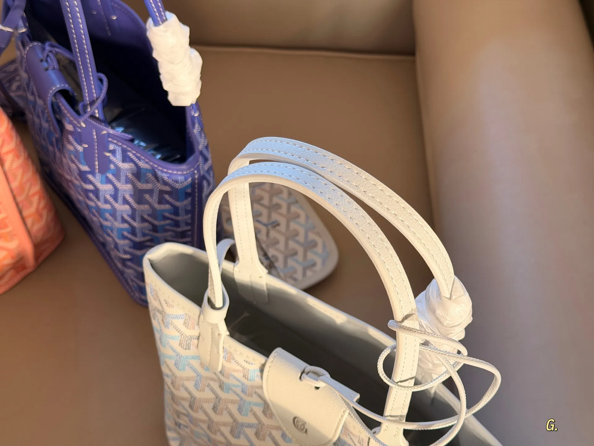 Goyard Mini Reversible Tote Bag D31017883 — view 3