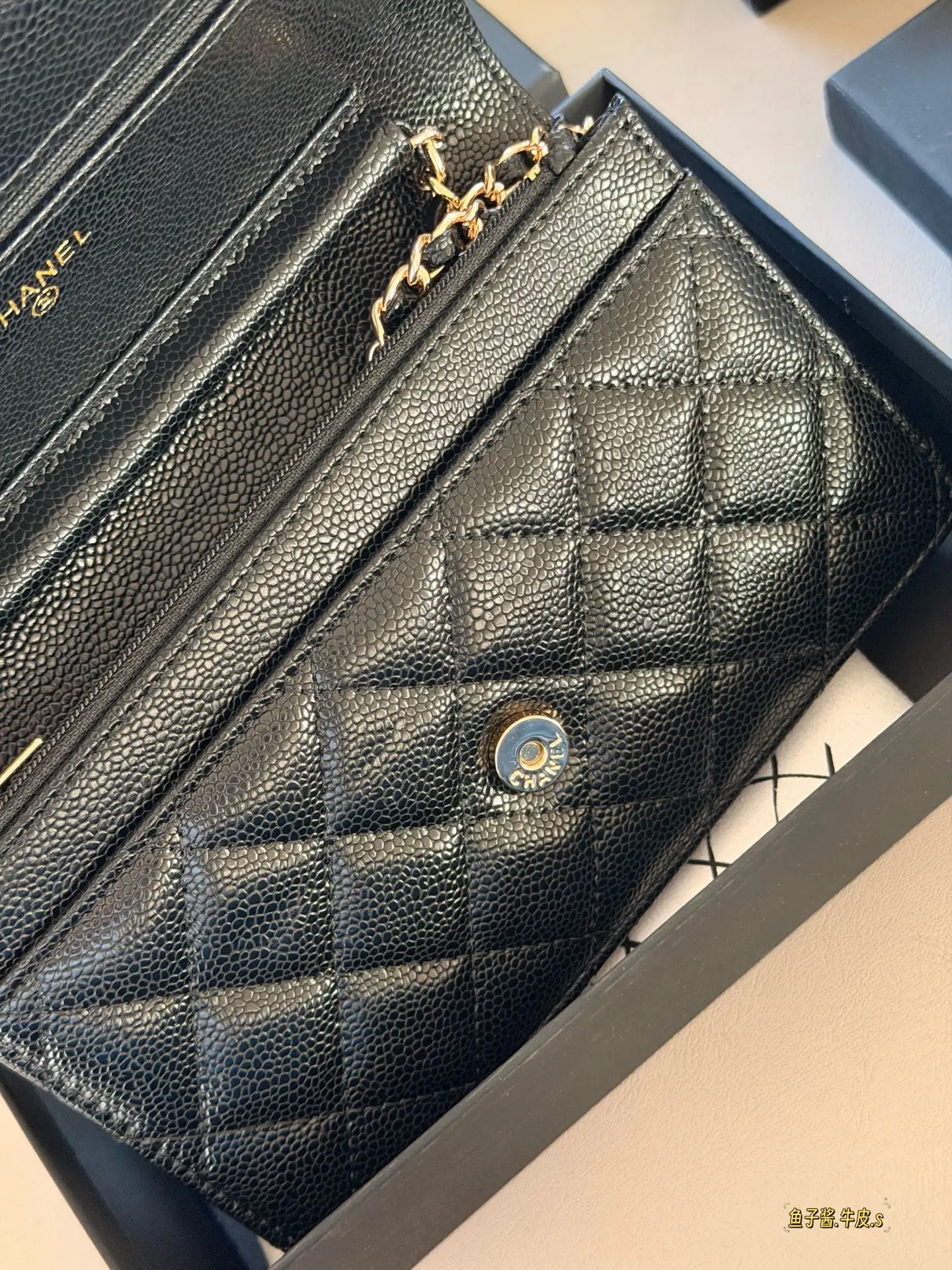 Quilted Caviar Leather Wallet on Chain D31018159 — view 6