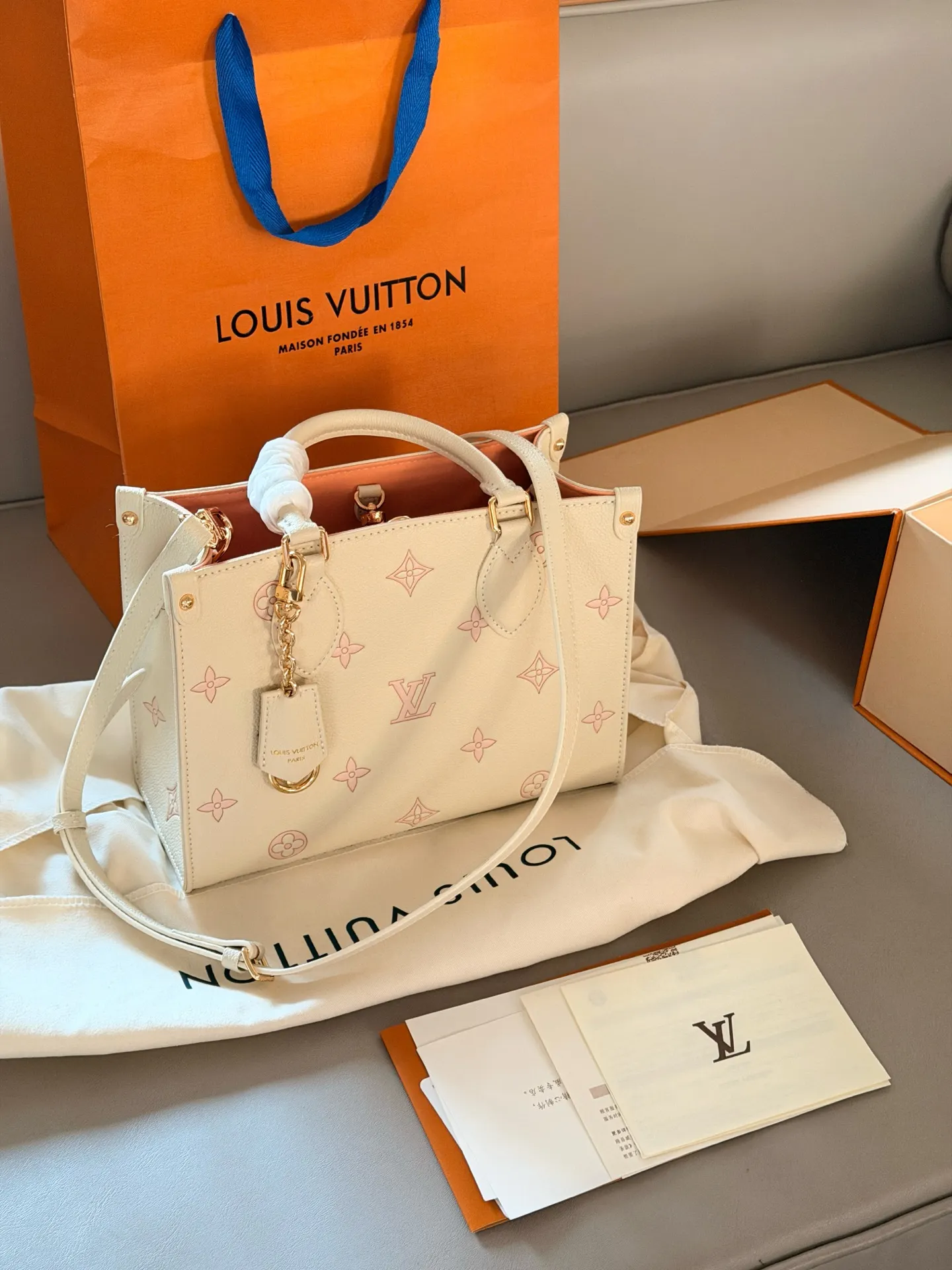 Monogram Empreinte OnTheGo Tote Bag D31018078 — view 2