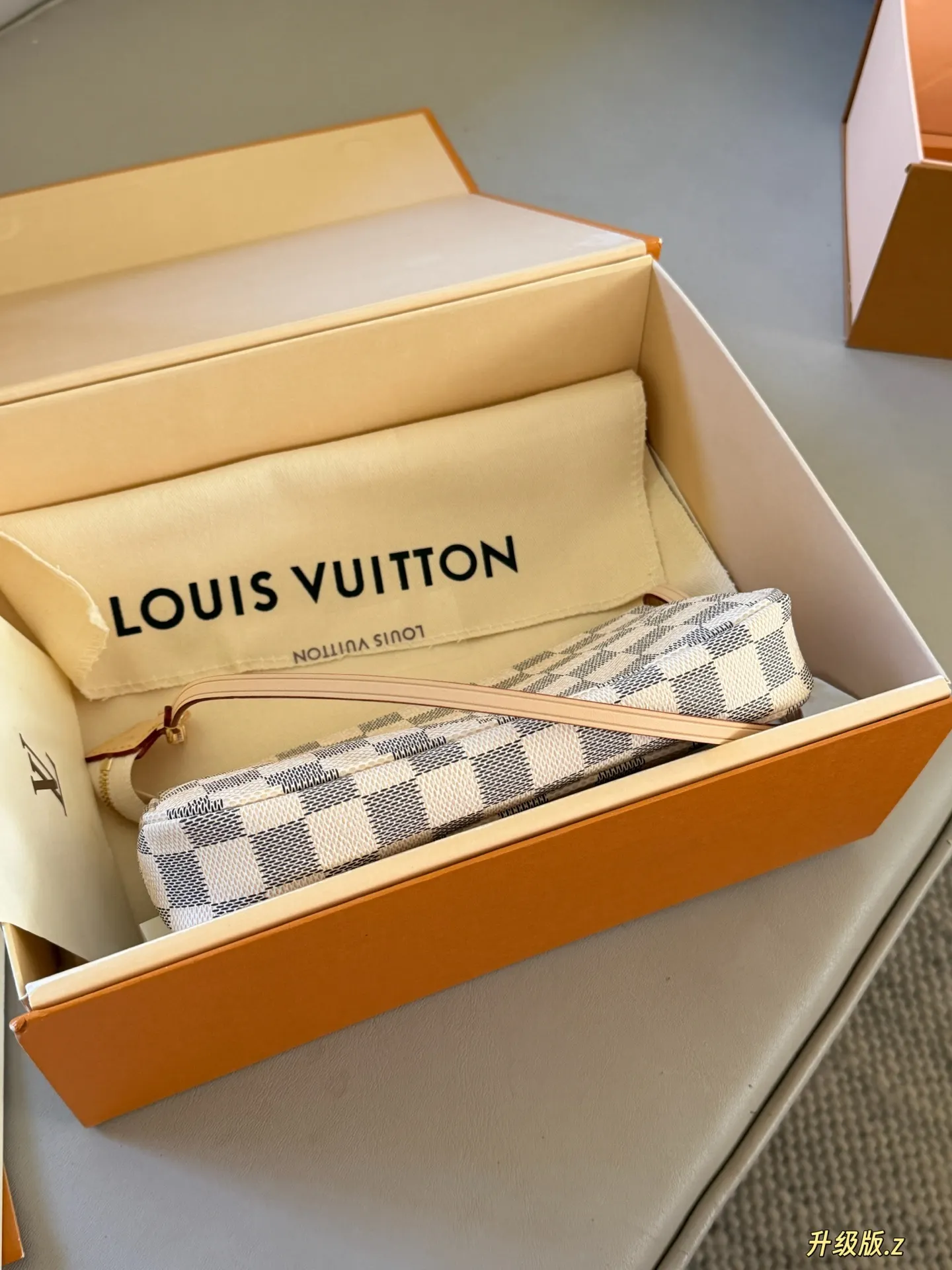 Damier Azur Pochette Accessoires Bag D31017889 — view 5