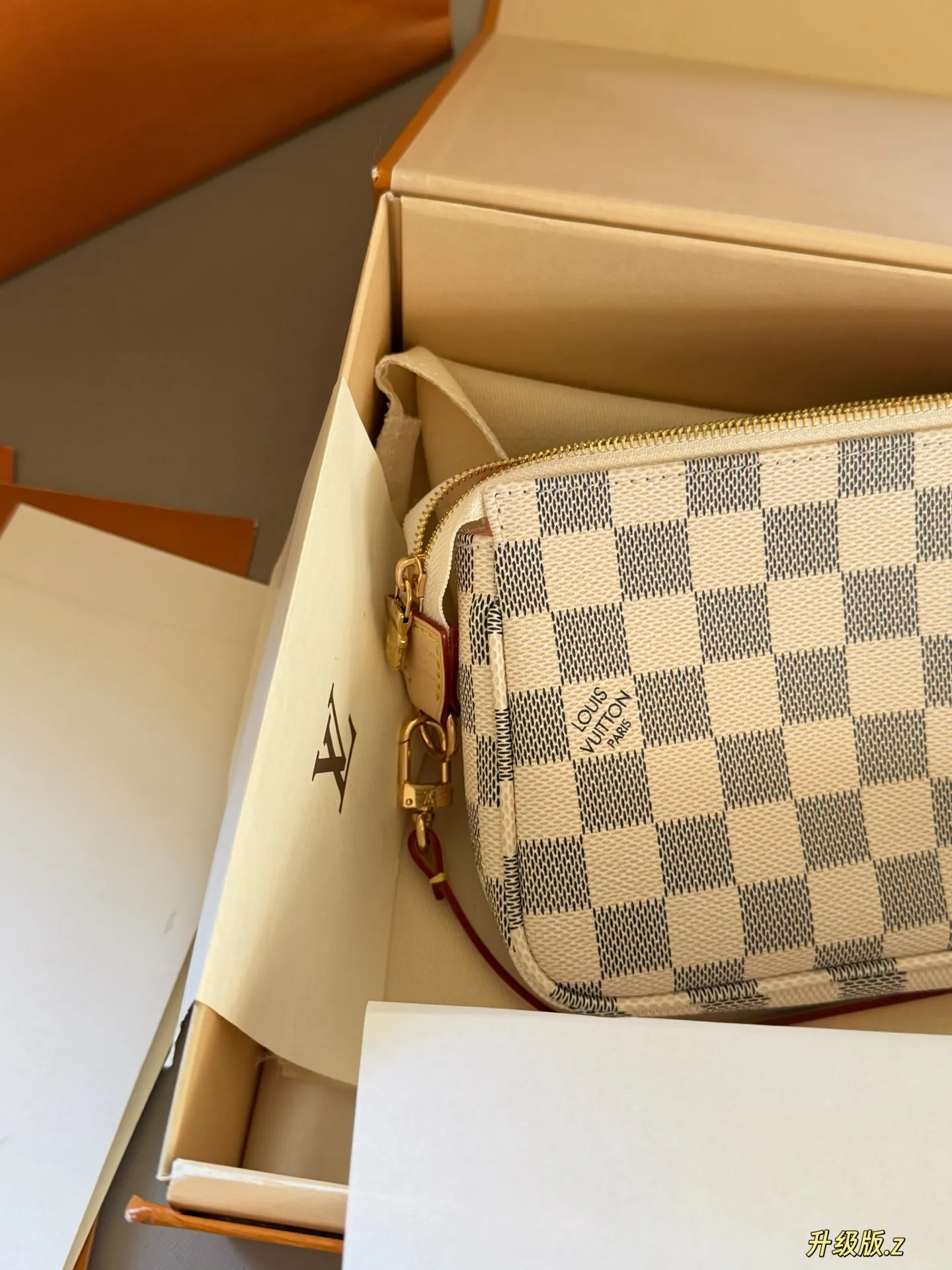 Damier Azur Pochette Accessoires Bag D31017889 — view 9