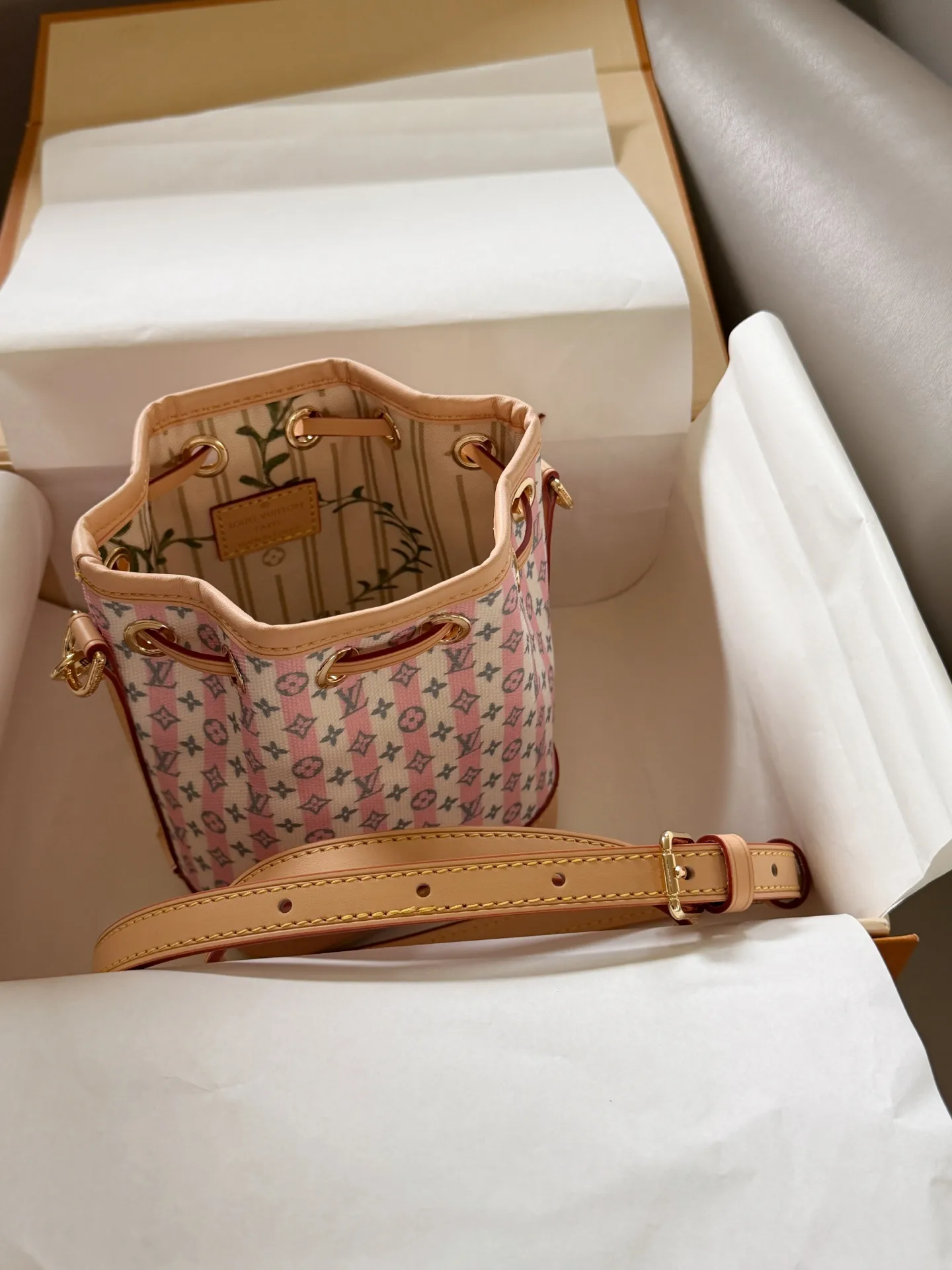Monogram Canvas Bucket Bag D31018005 — view 3