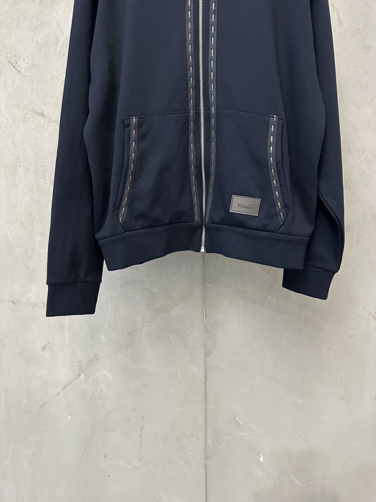 Logo-Patch Zip-Up Cotton Hoodie D31520182 — view 4