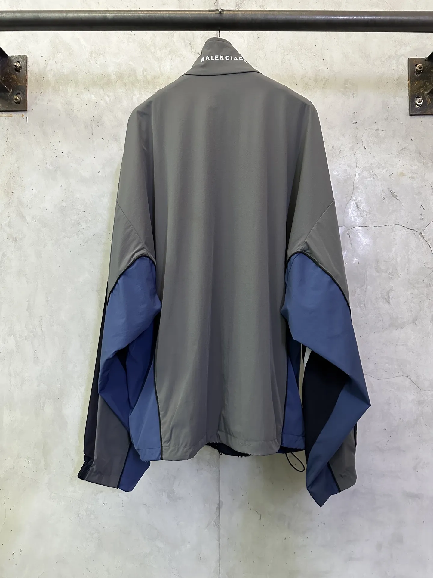 Color-Block Oversized Track Jacket D32012813 — view 2