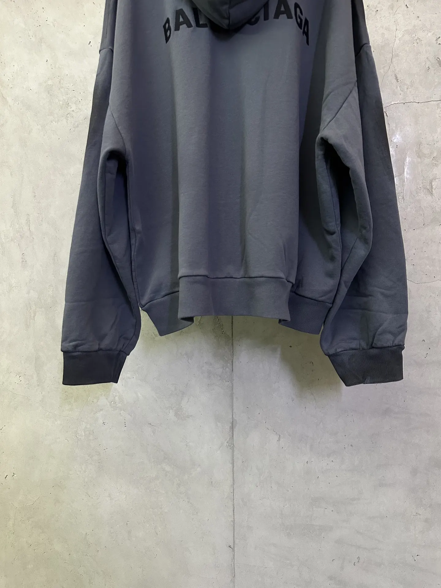 Logo-Embroidered Distressed Zip-Up Hoodie D32011905 — view 6
