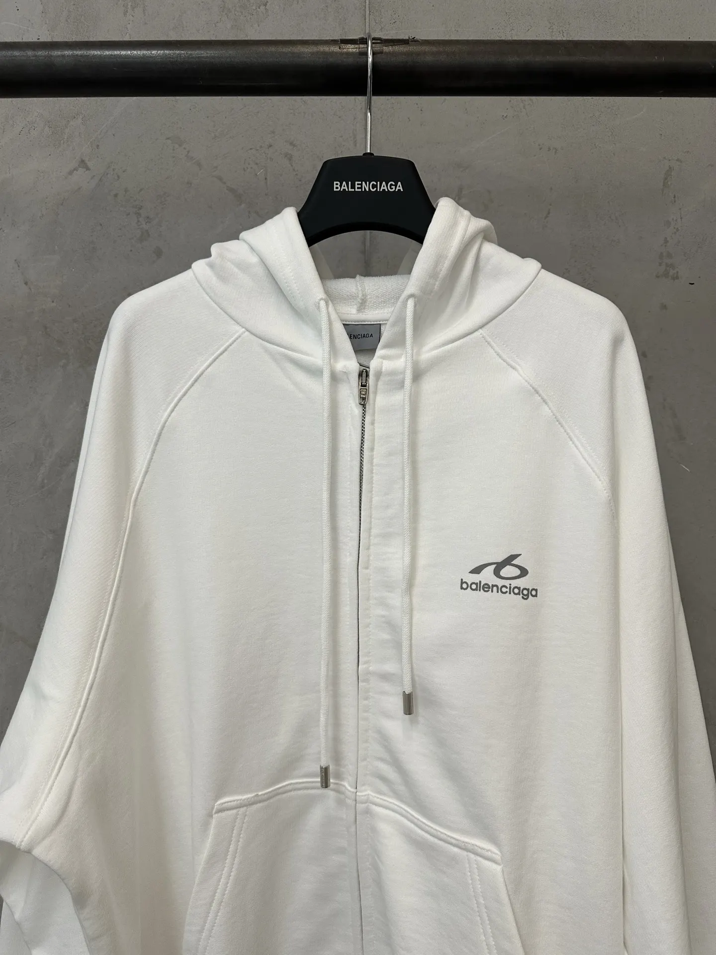 Logo Reflective Zip-Up Hoodie D32020139 — view 3