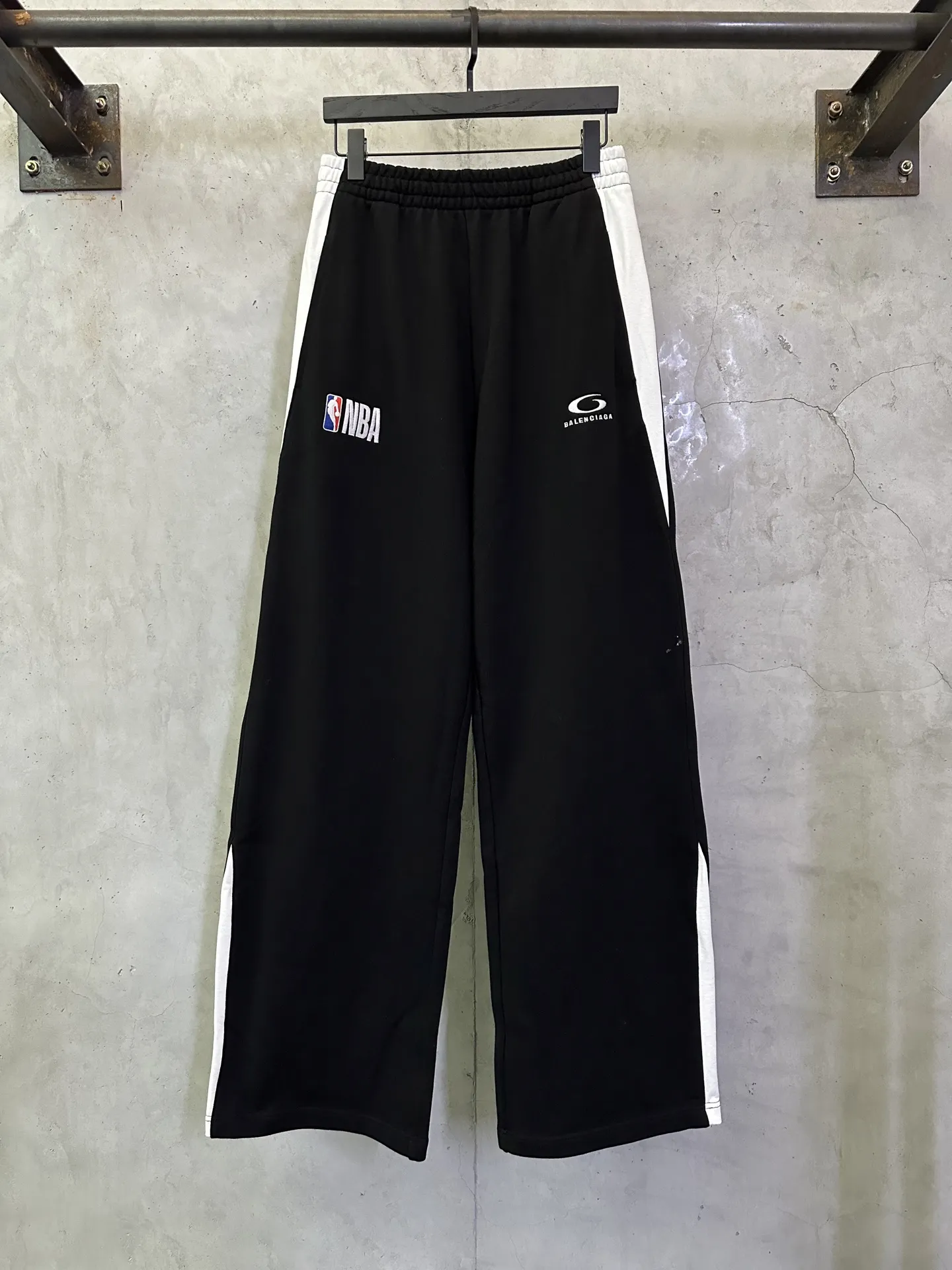Balenciaga x NBA Embroidered Wide-Leg Sweatpants D32012761