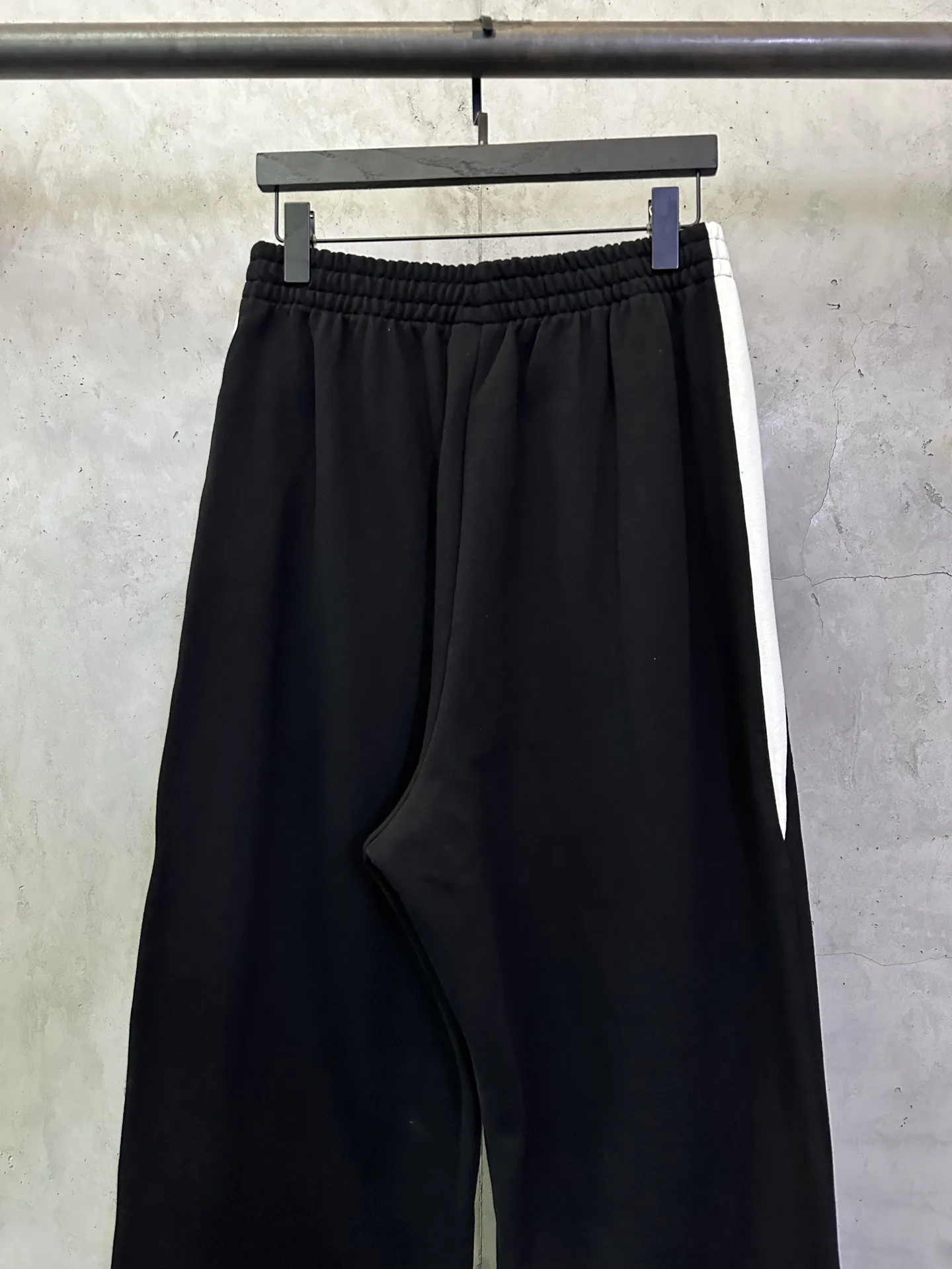 Balenciaga x NBA Embroidered Wide-Leg Sweatpants D32012761 — view 5