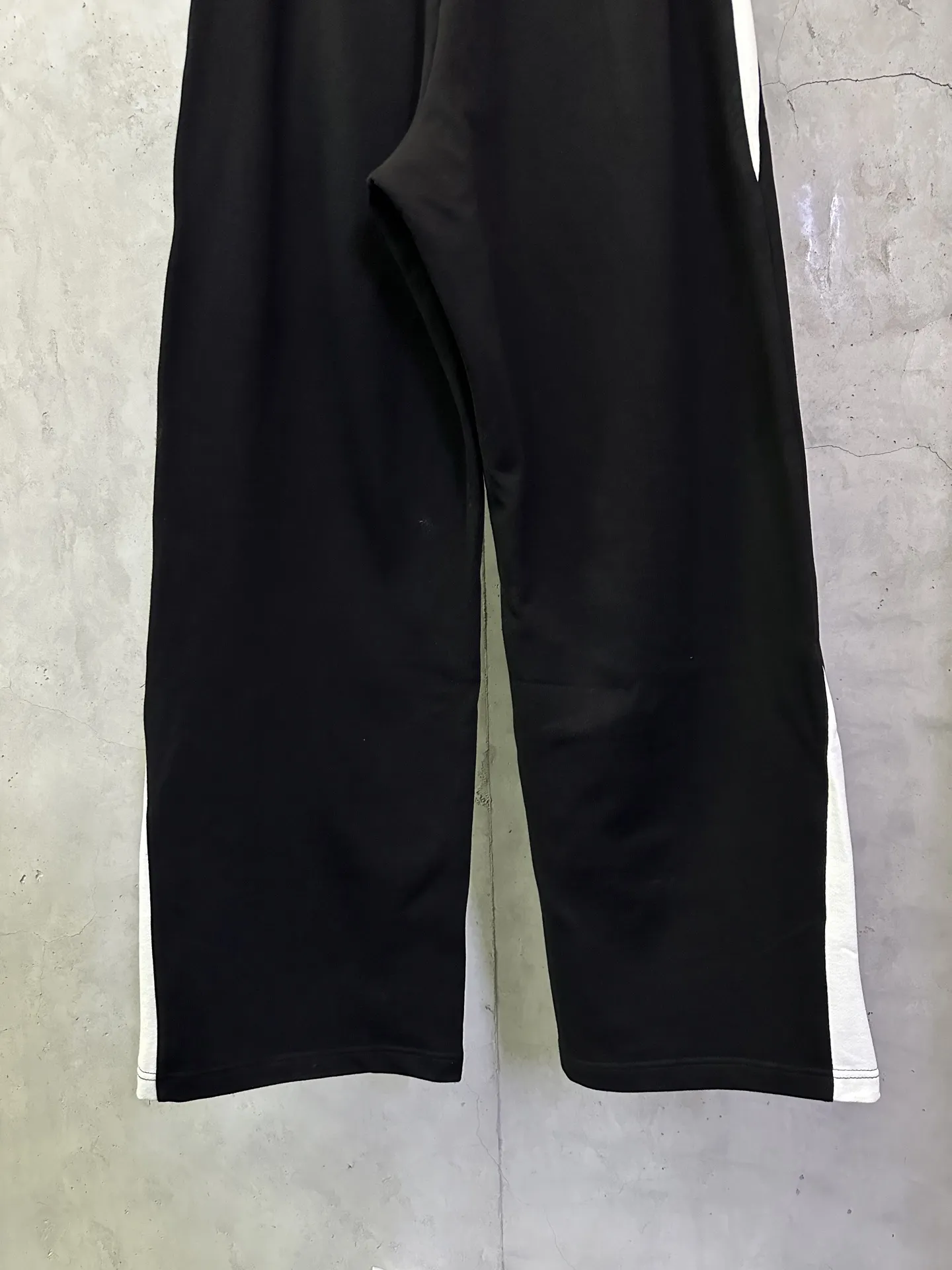 Balenciaga x NBA Embroidered Wide-Leg Sweatpants D32012761 — view 6