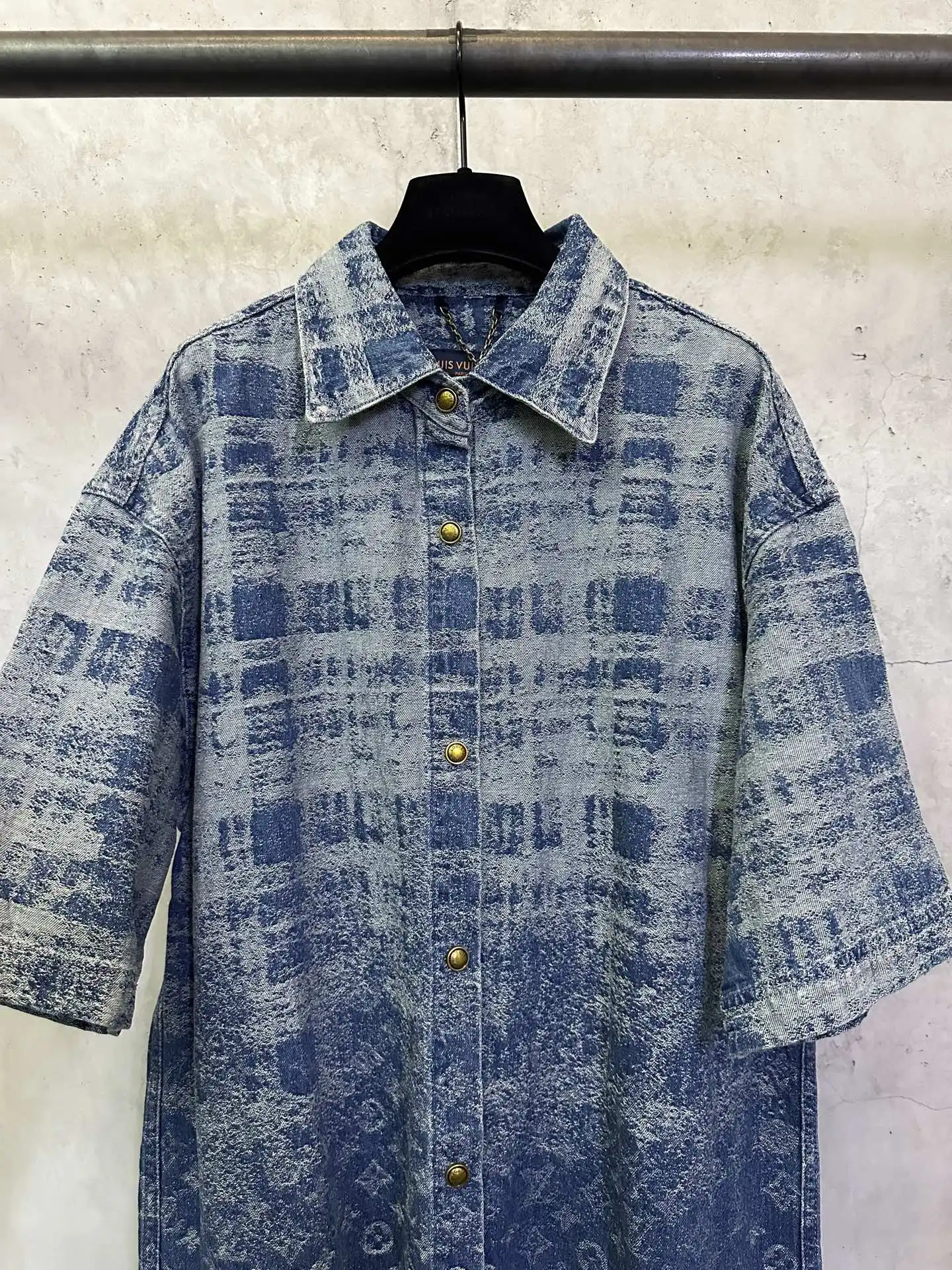 Monogram Jacquard Denim Short-Sleeve Shirt D32012752 — view 3