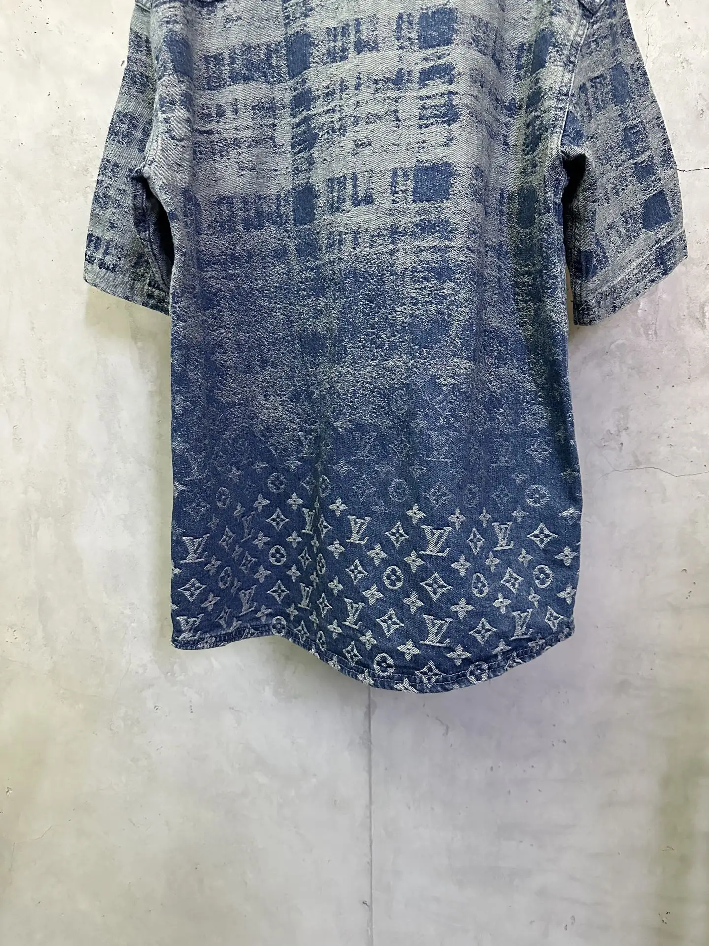 Monogram Jacquard Denim Short-Sleeve Shirt D32012752 — view 4