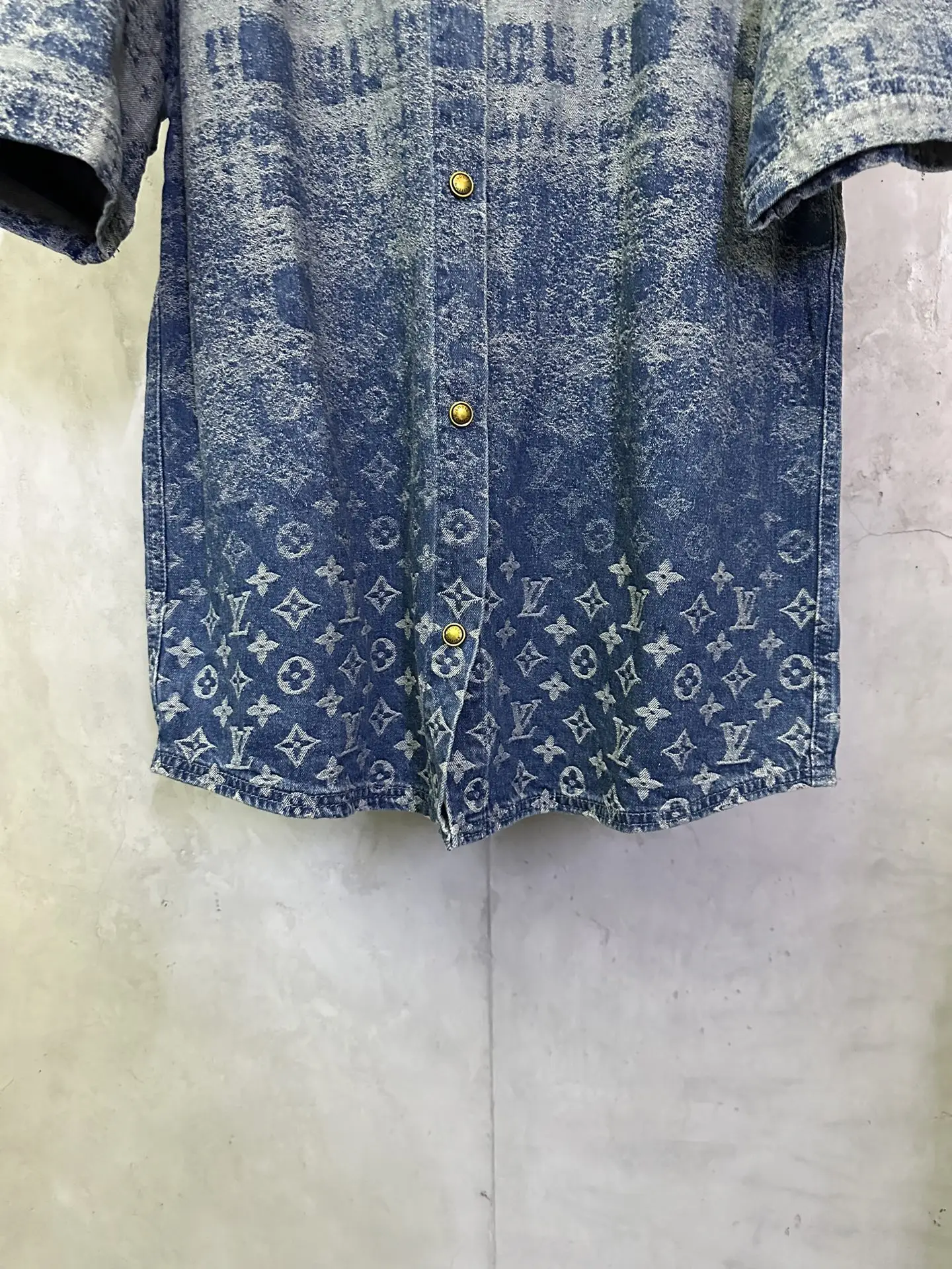 Monogram Jacquard Denim Short-Sleeve Shirt D32012752 — view 6