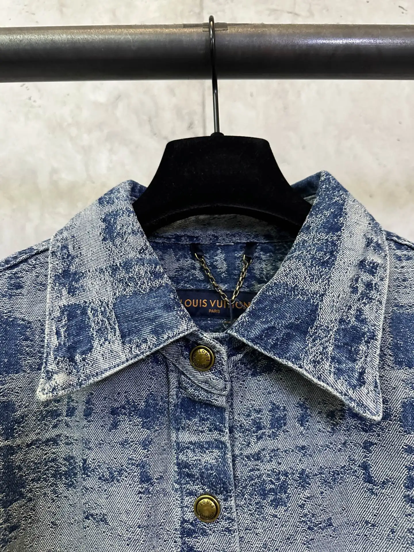 Monogram Jacquard Denim Short-Sleeve Shirt D32012752 — view 7